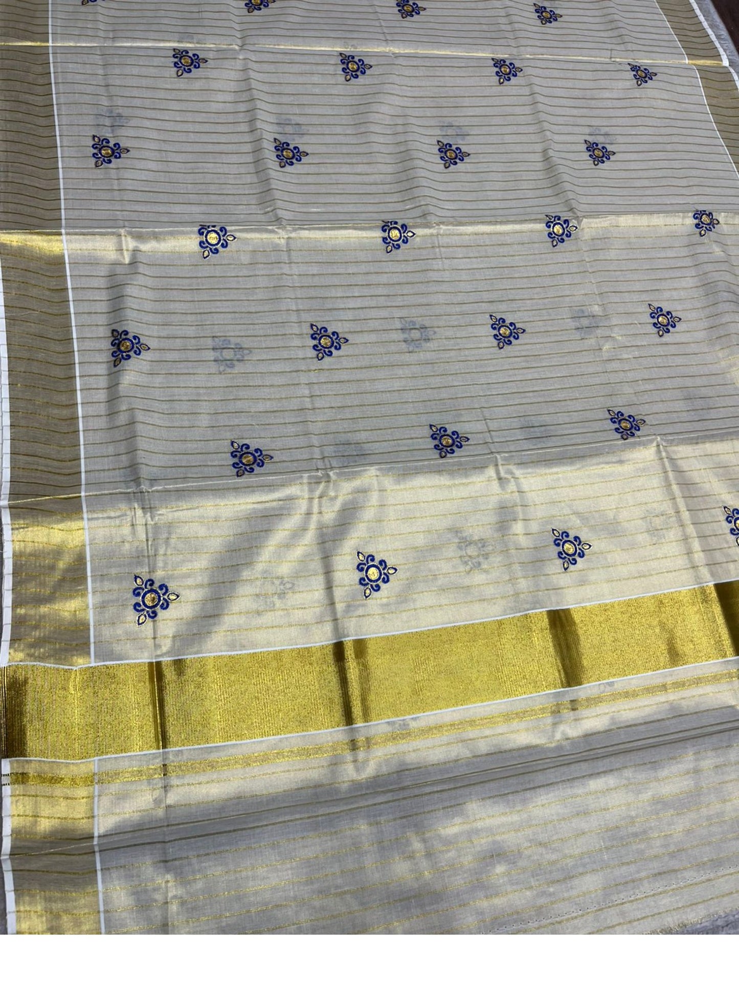 Southloom Tissue Kerala Kasavu Check Saree with Floral Embroidery Design in Blue SL363