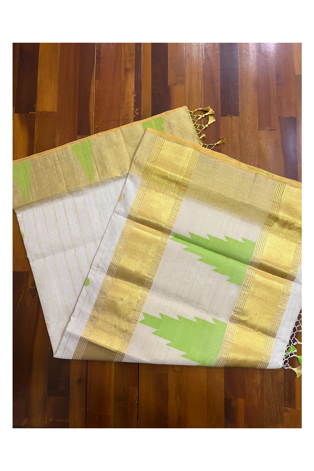 Southloom Super Premium Balaramapuram Unakkupaavu Handloom Kasavu Saree with Light Green Temple Woven Designs