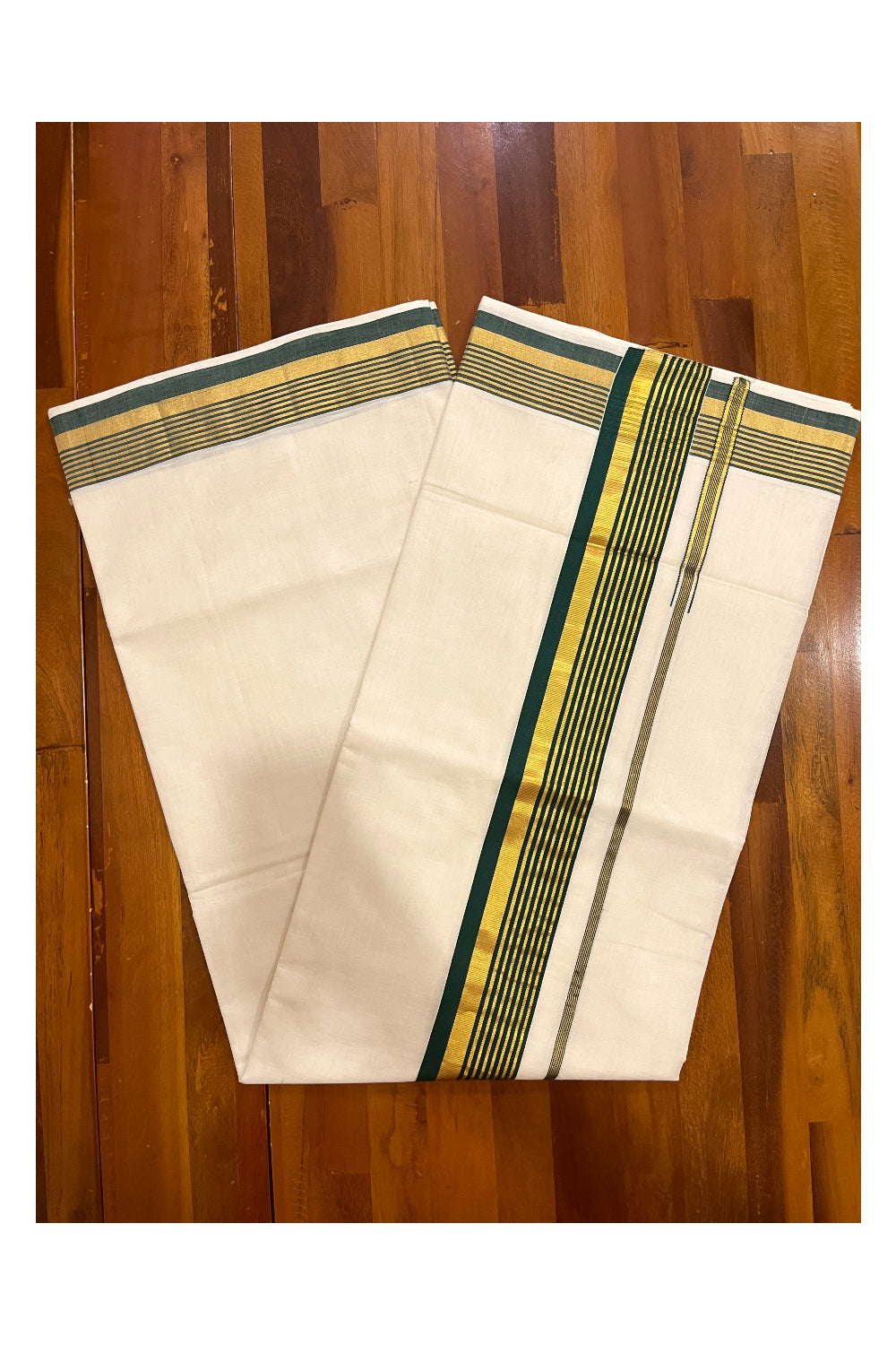 Southloom™ Premium Handloom Kerala Saree with Green and Kasavu Border