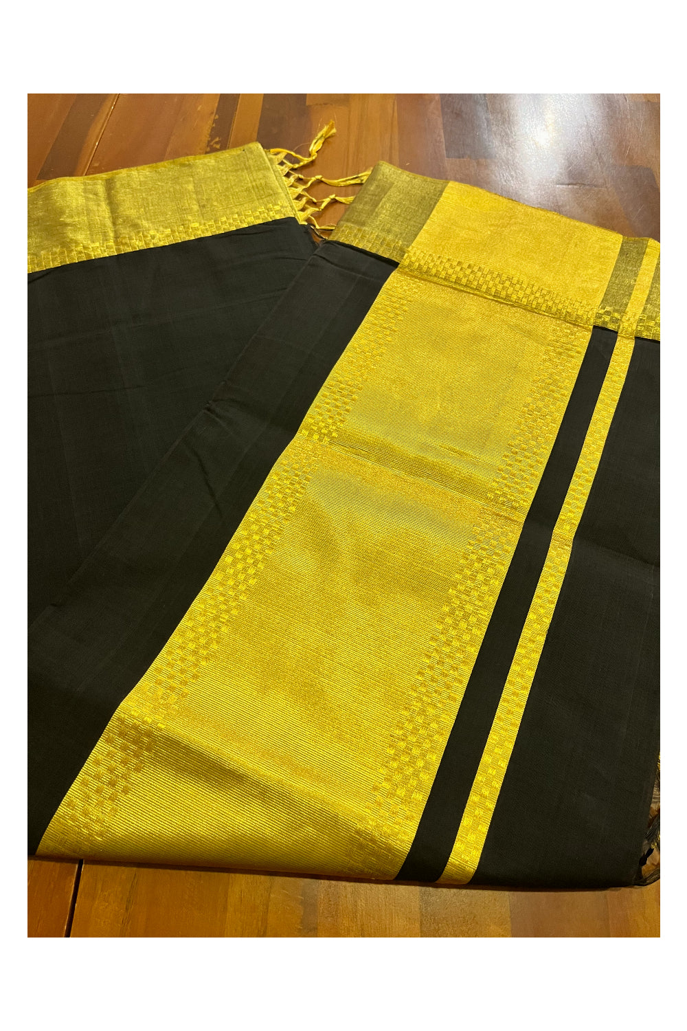 Southloom Super Premium Balaramapuram Unakkupaavu Handloom Black Saree with Kasavu Border