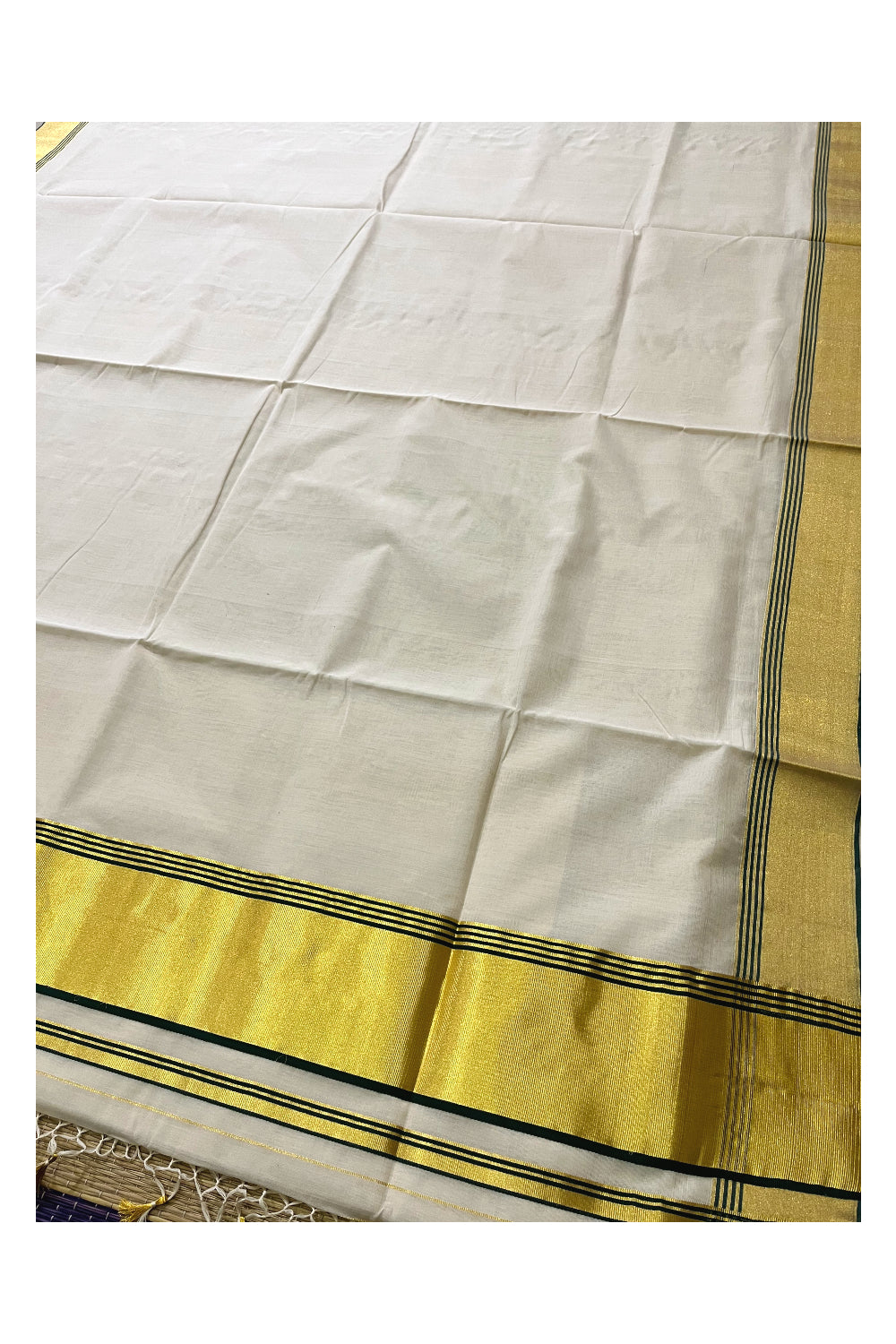 Southloom Super Premium Balaramapuram Unakkupaavu Handloom Saree with Green and Kasavu Border