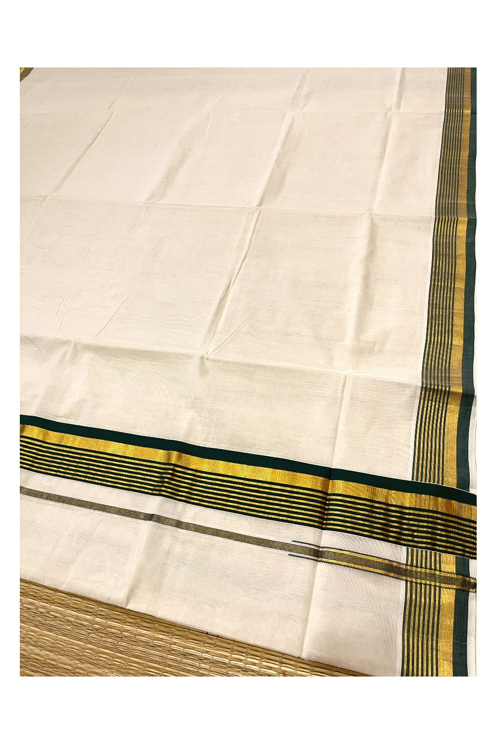 Southloom™ Premium Handloom Kerala Saree with Green and Kasavu Border