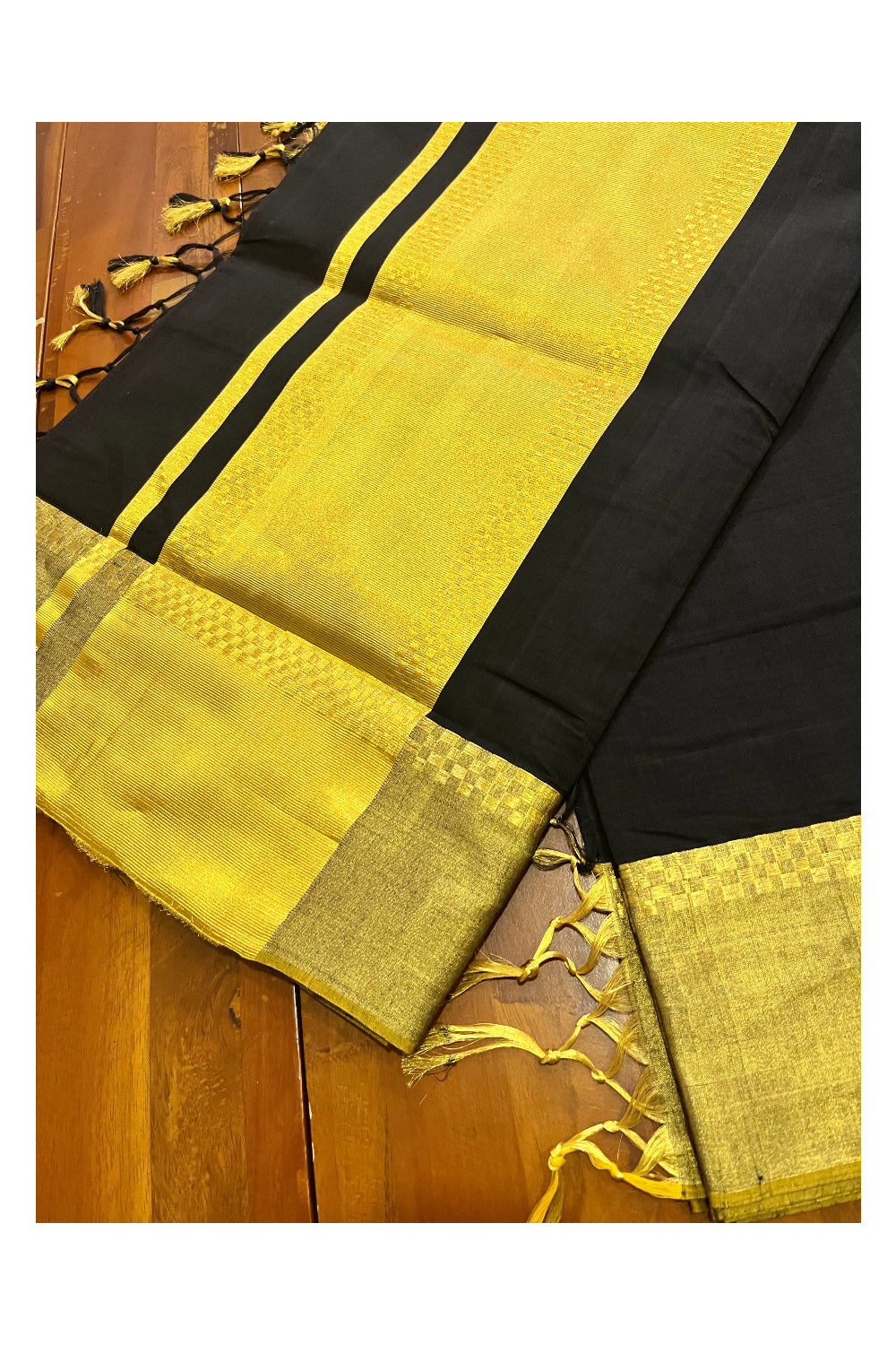 Southloom Super Premium Balaramapuram Unakkupaavu Handloom Black Saree with Kasavu Border