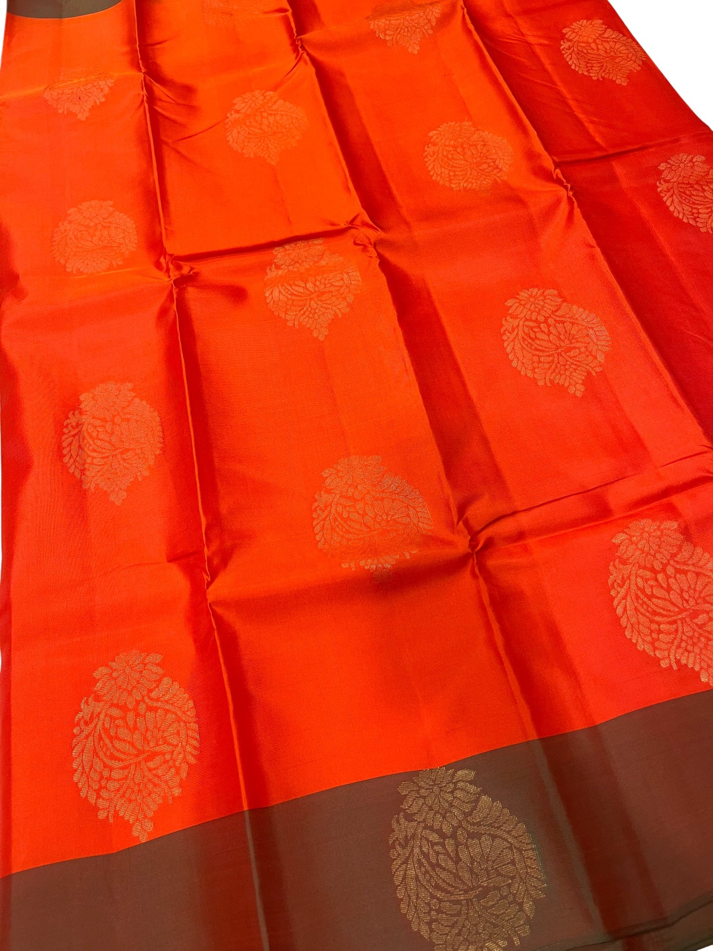 Southloom Pure Handloom Kanchipuram Silk Saree with Butta Work (Orange & Green)