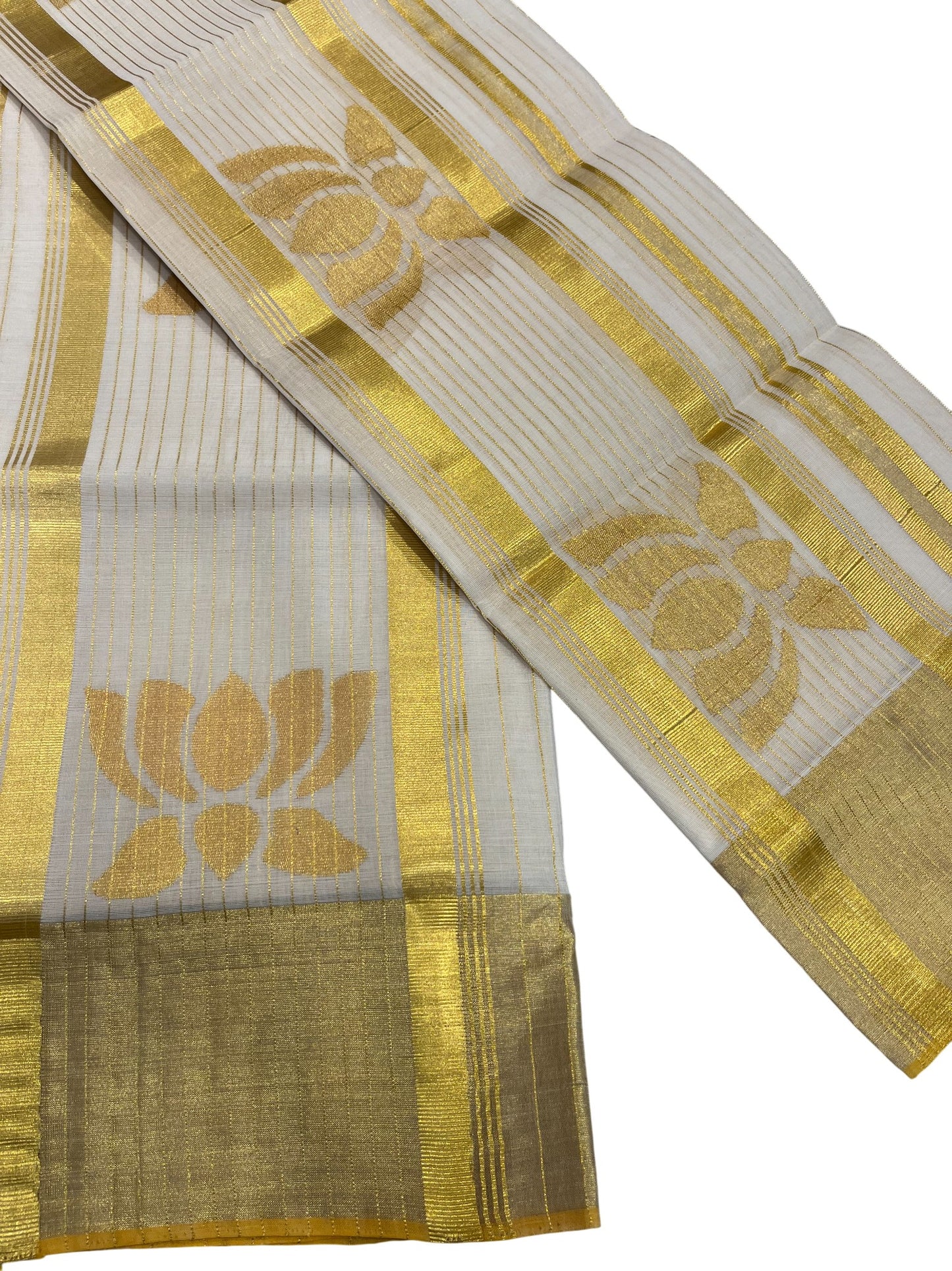 Southloom Super Premium Balaramapuram Handloom Pure Cotton Unakkupaavu Lotus Design Wedding Pudava Set Mundu