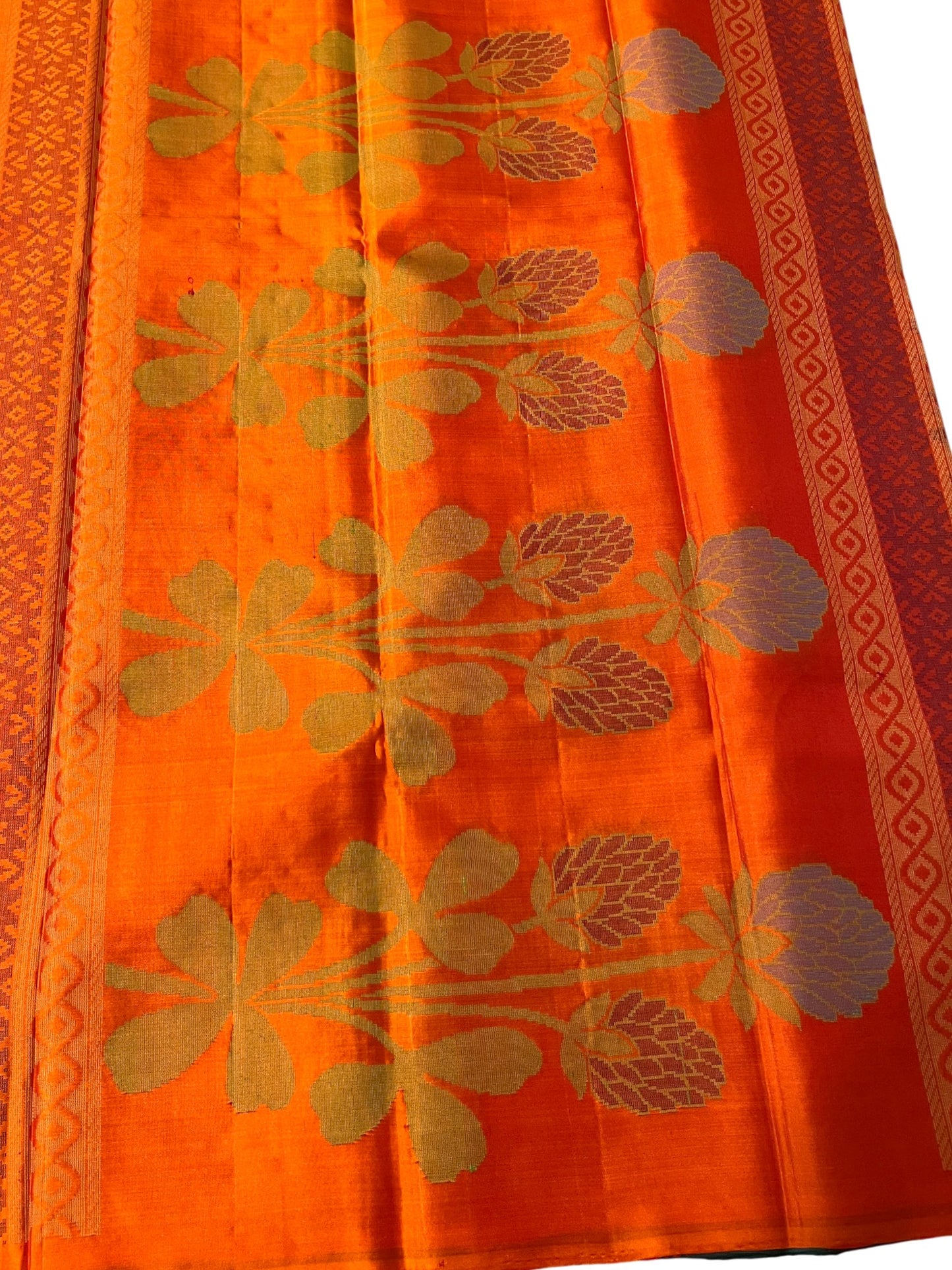 Southloom Pure Handloom Bridal Kanchipuram Silk Saree with Korvai Work (Green & Orange)