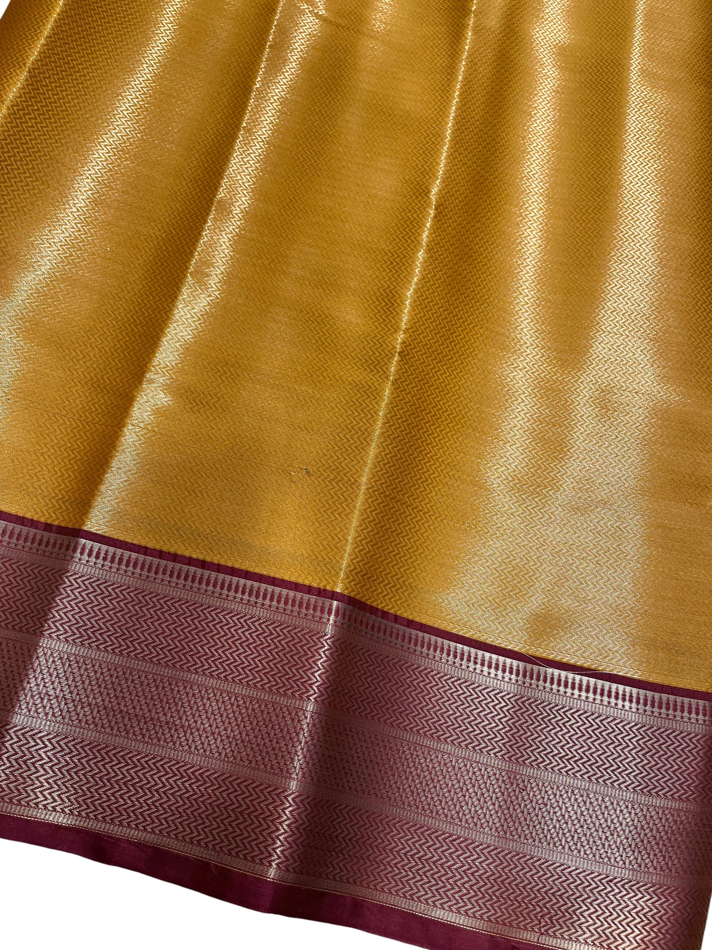 Southloom Tissue Silk Saree with Woven Work on Body and Borders (Golden & Magenta)
