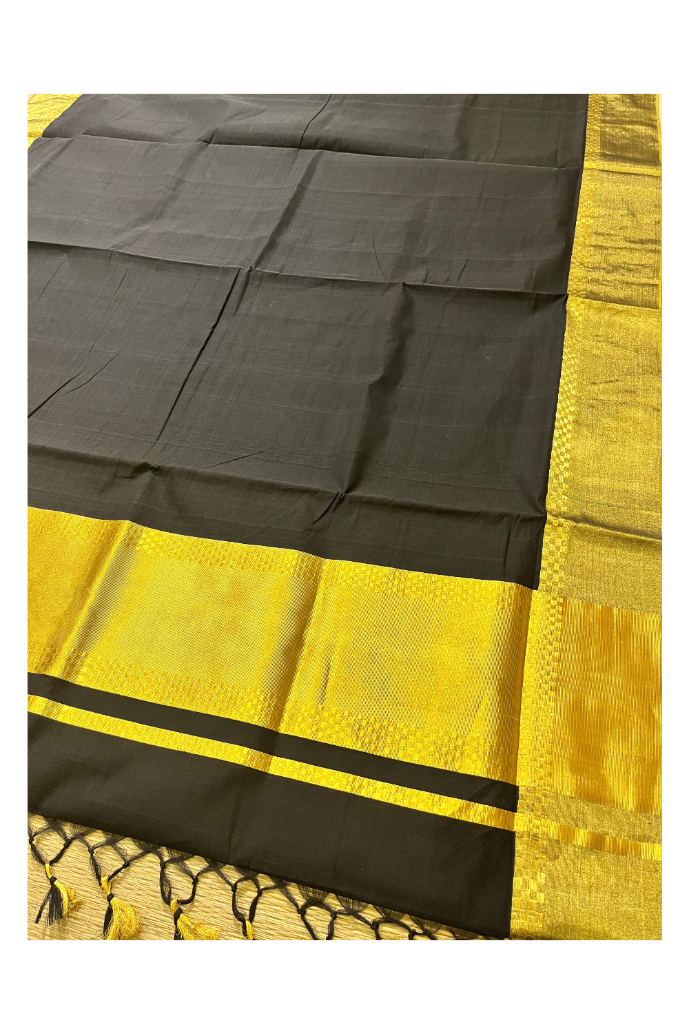 Southloom Super Premium Balaramapuram Unakkupaavu Handloom Black Saree with Kasavu Border