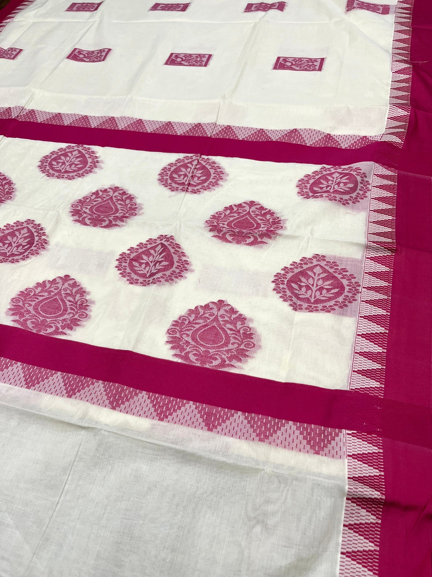 Southloom Pure Cotton Kerala Saree with Magenta Heavy Woven Designs and Temple Border