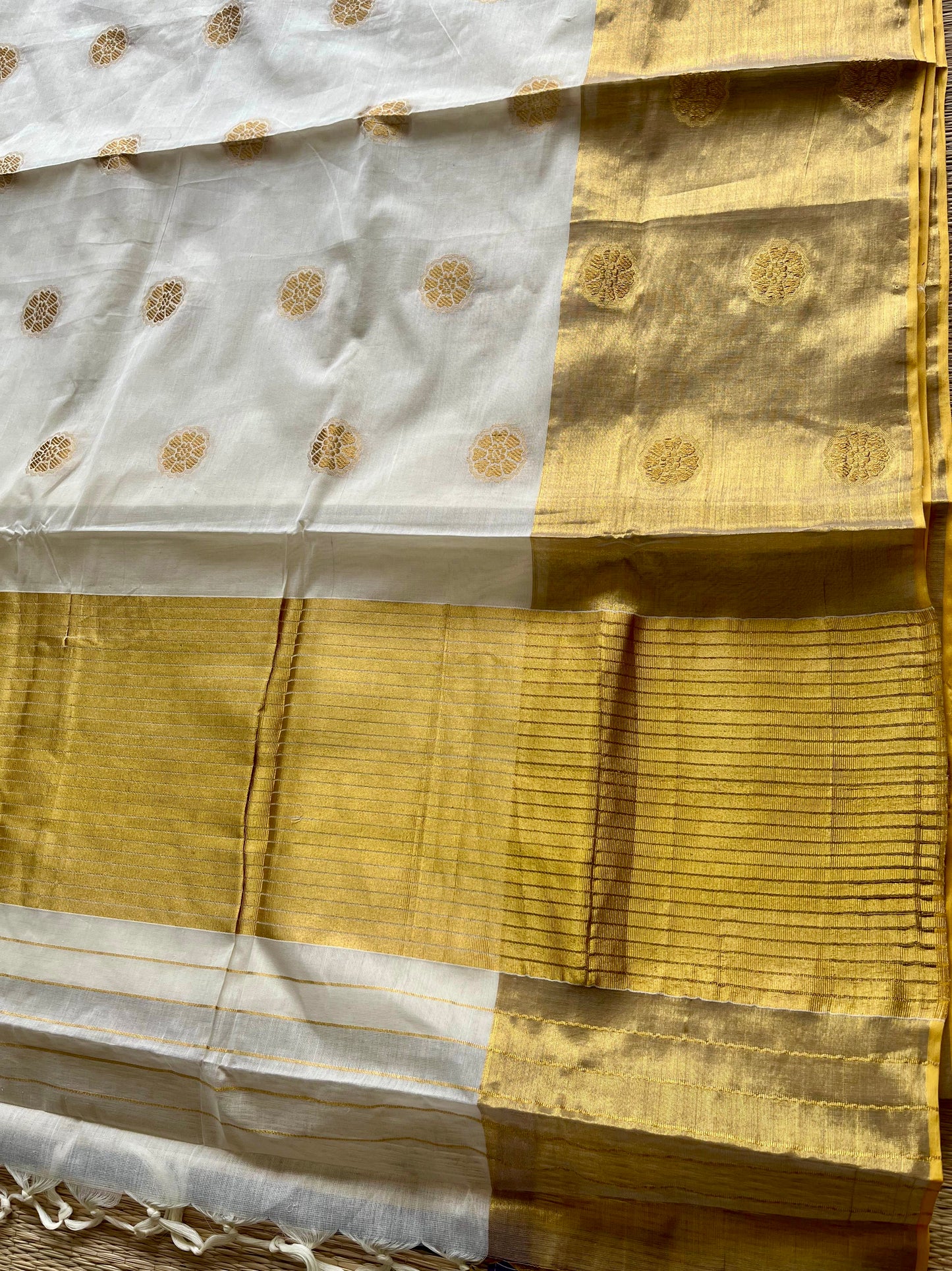 Handloom Cotton Replica Flower Butta Saree SL149