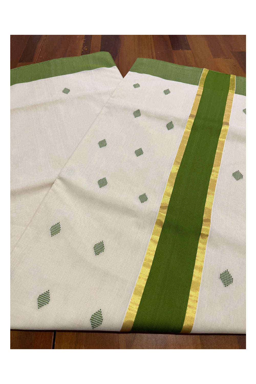 Southloom Premium Unakkupaavu Handloom Cotton Green Butta Work Saree with Kasavu Border