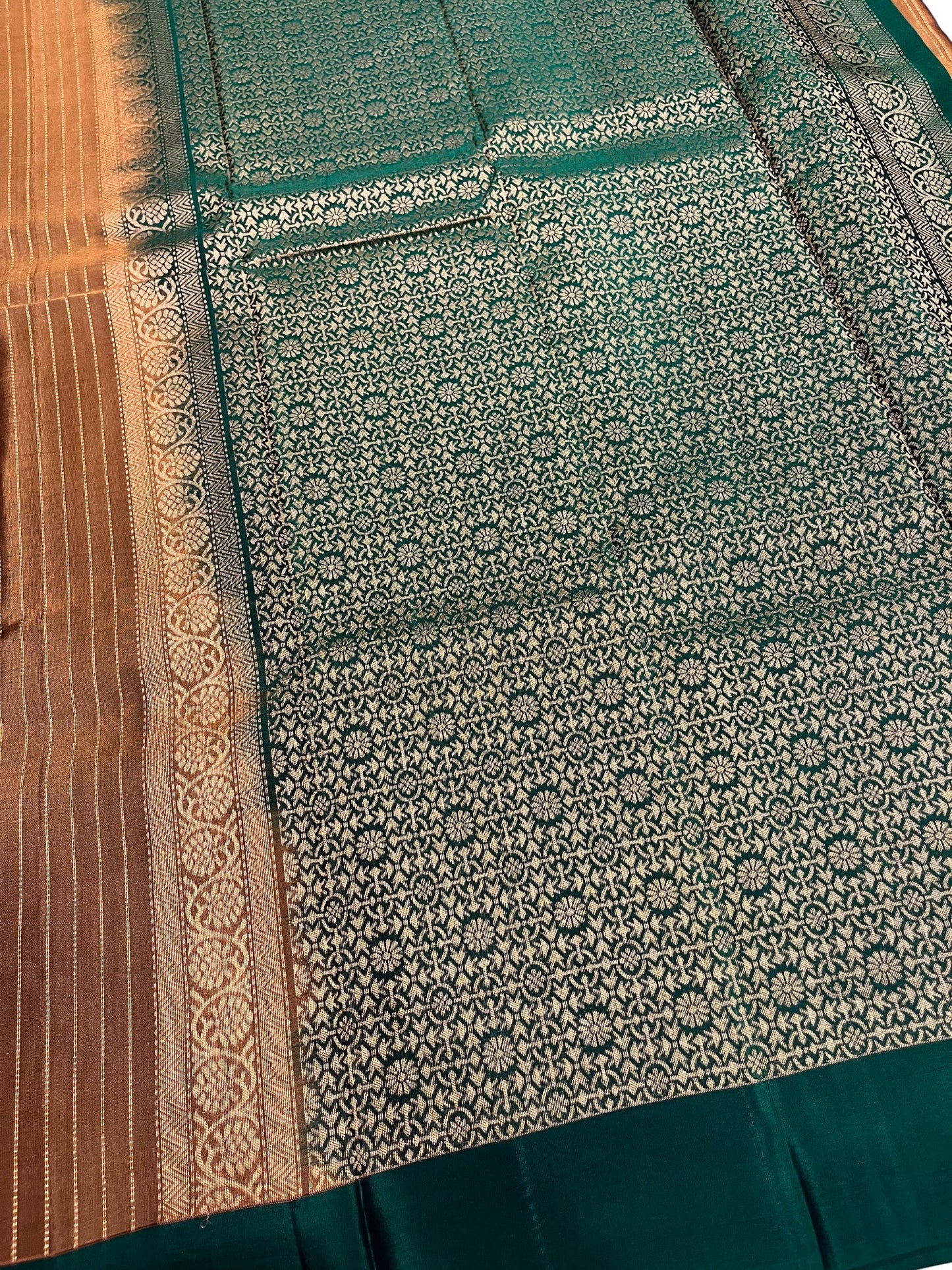 Southloom Pure Handloom Kanchipuram Silk Saree with Korvai Work (Golden & Green)