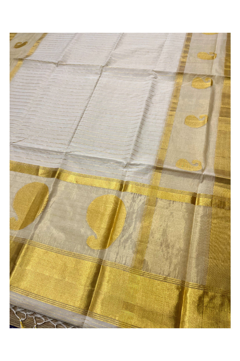 Southloom Super Premium Balaramapuram Unakkupaavu Handloom Saree with Kasavu Lines on Body and Paisley Woven Designs