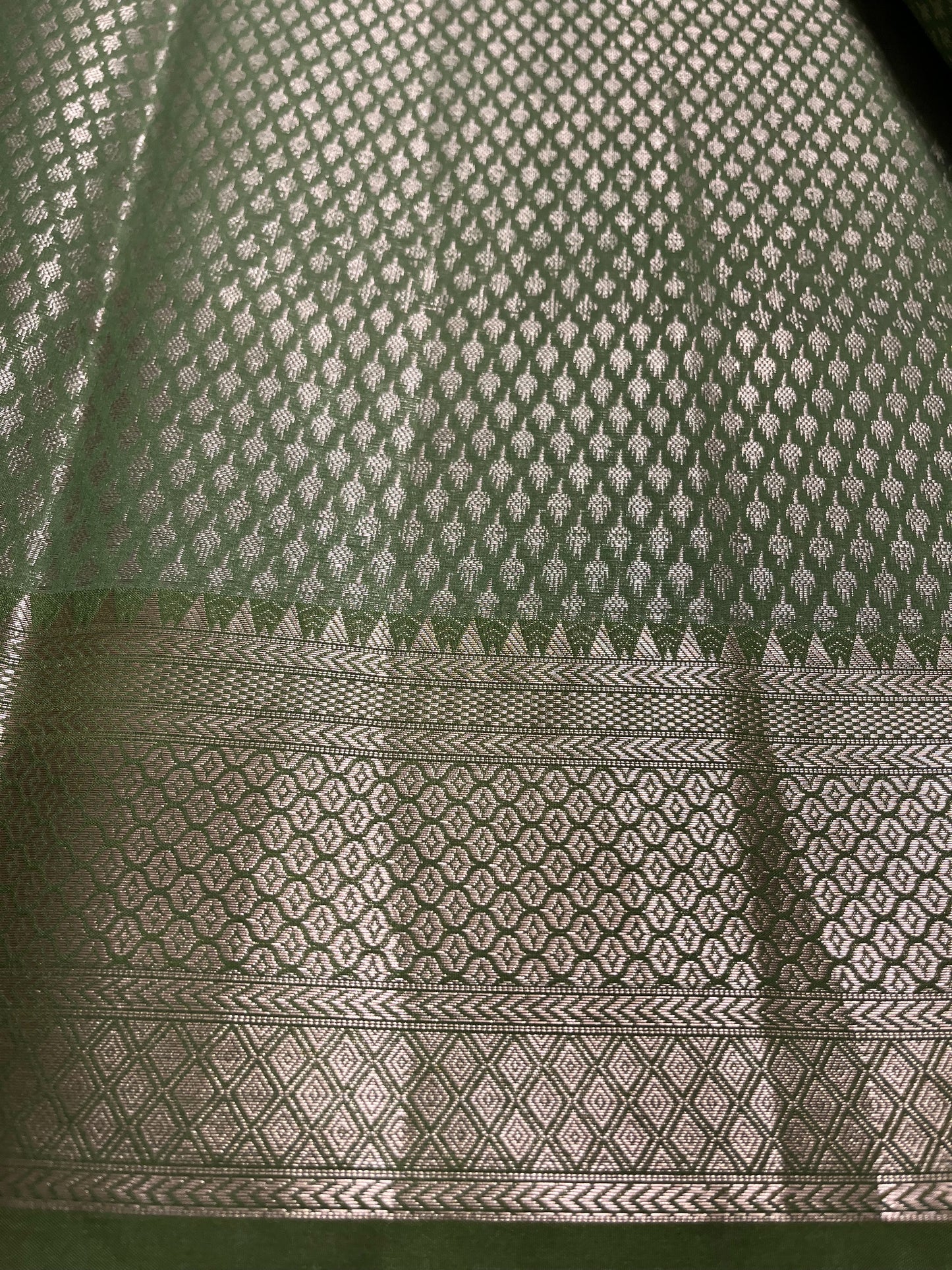 Southloom Tissue Silk Saree with Woven Work on Body and Borders (Pink & Green)