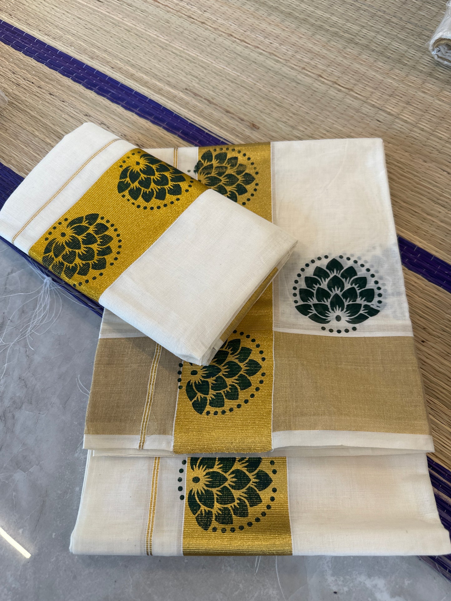 Single Set Mundu with Print on Kasavu (SL106)