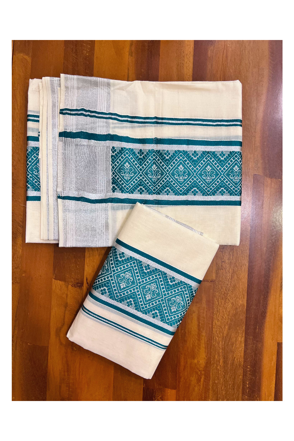 Kerala Cotton Mundum Neriyathum Single (Set Mundu) with Green Woven Designs and Silver Kasavu Border 2.80 Mtrs