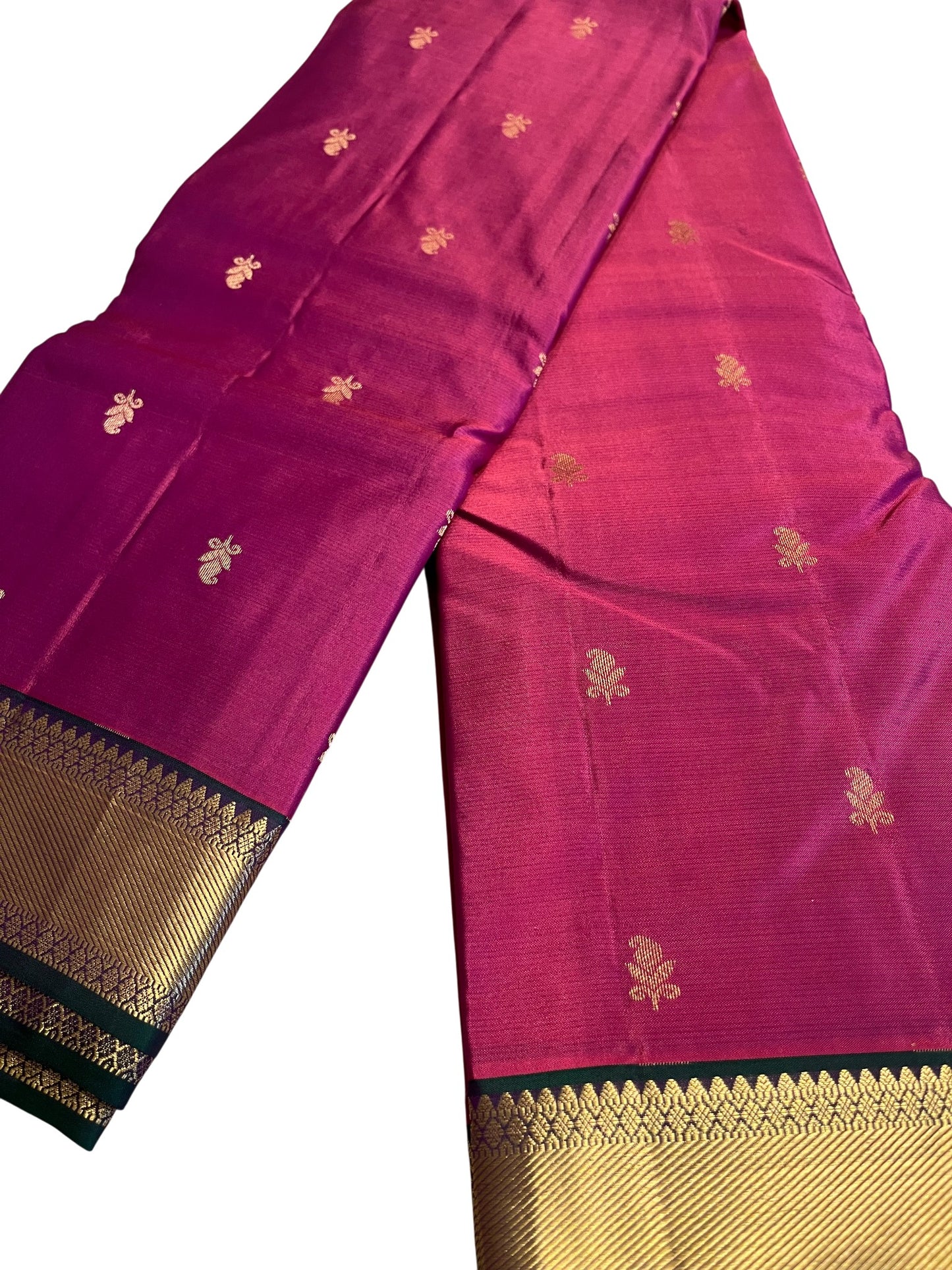 Southloom Pure Handloom Bridal Kanchipuram Silk Saree with Korvai Work (Magenta & Green)
