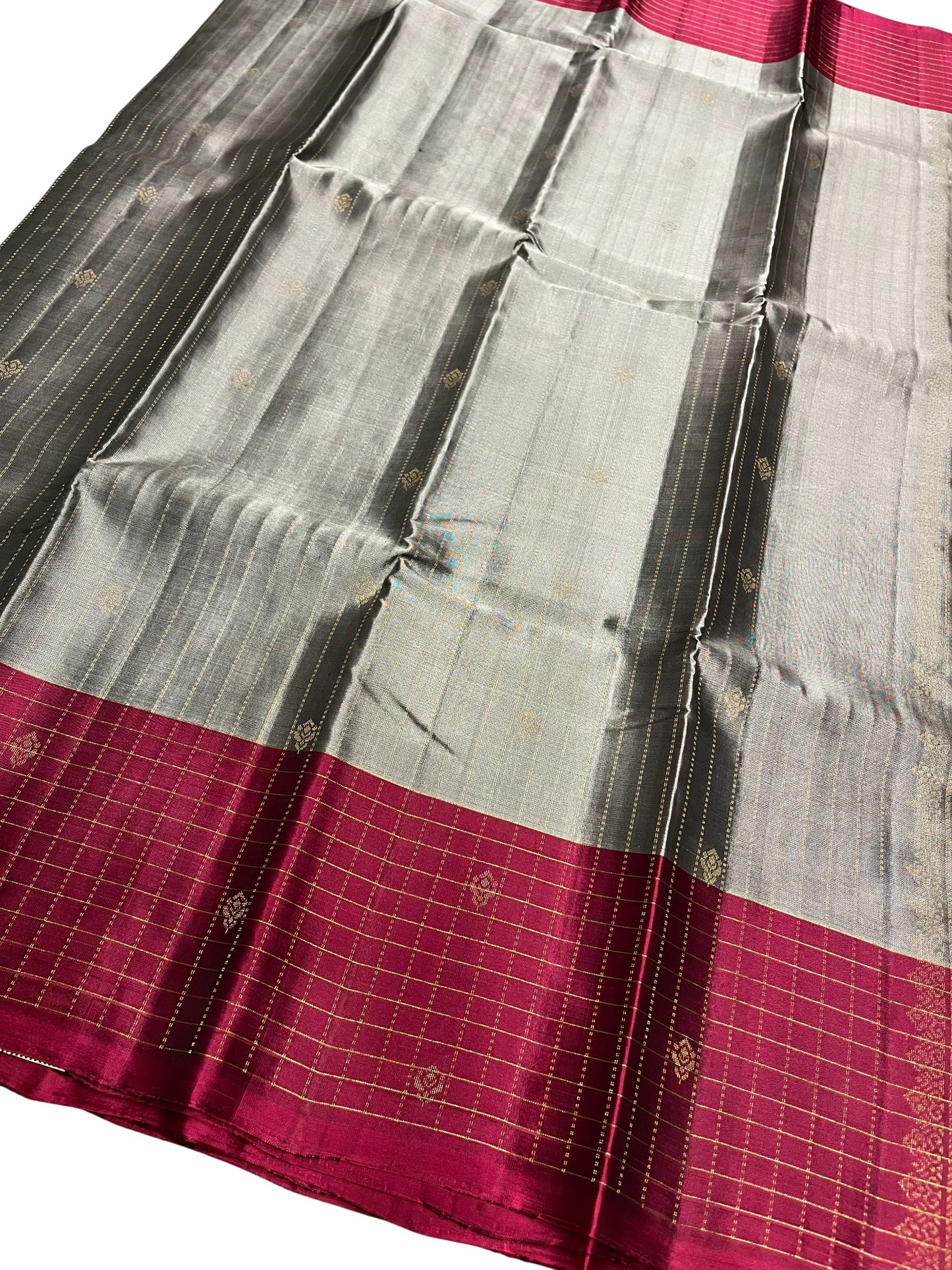 Southloom Pure Handloom Kanchipuram Silk Saree with Korvai Work (Grey & Magenta)