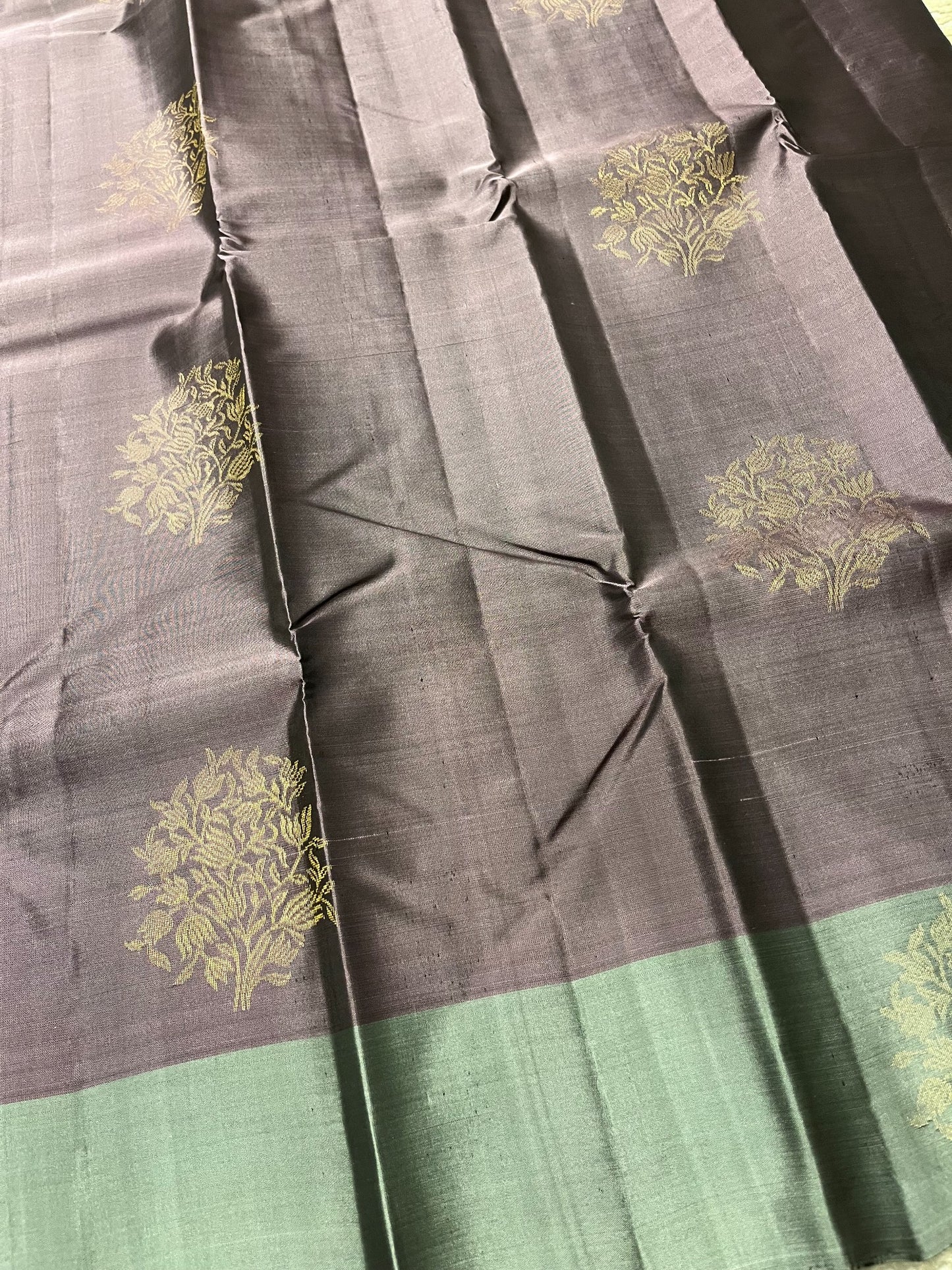 Southloom Pure Handloom Kanchipuram Silk Saree with Butta Work (Purple & Grey)