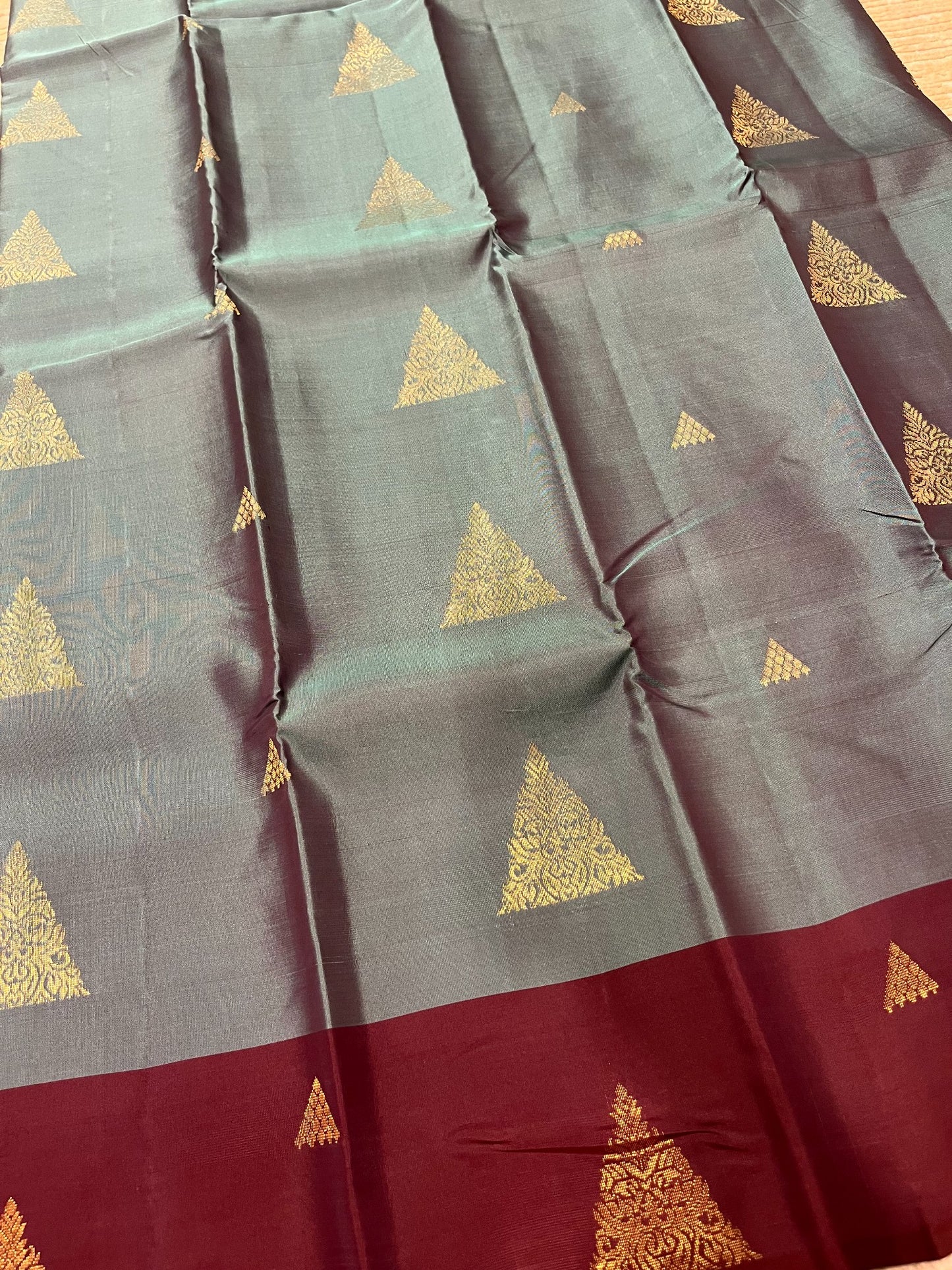 Southloom Pure Handloom Kanchipuram Silk Saree with Butta Work (Blue & Purple)