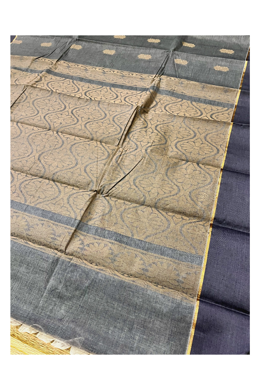 Southloom Cotton Grey Saree with Woven Butta Works on Body and Pallu