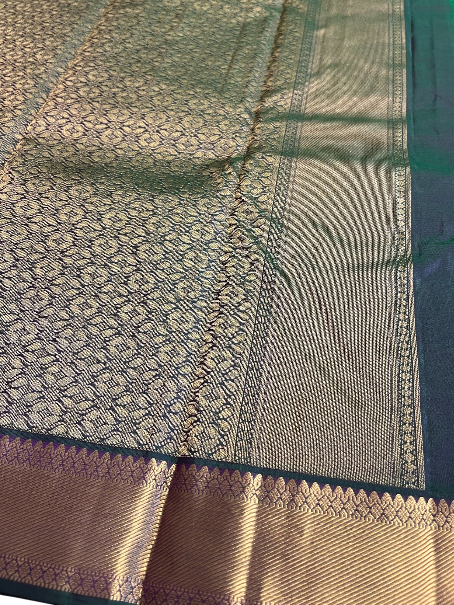 Southloom Pure Handloom Bridal Kanchipuram Silk Saree with Korvai Work (Magenta & Green)