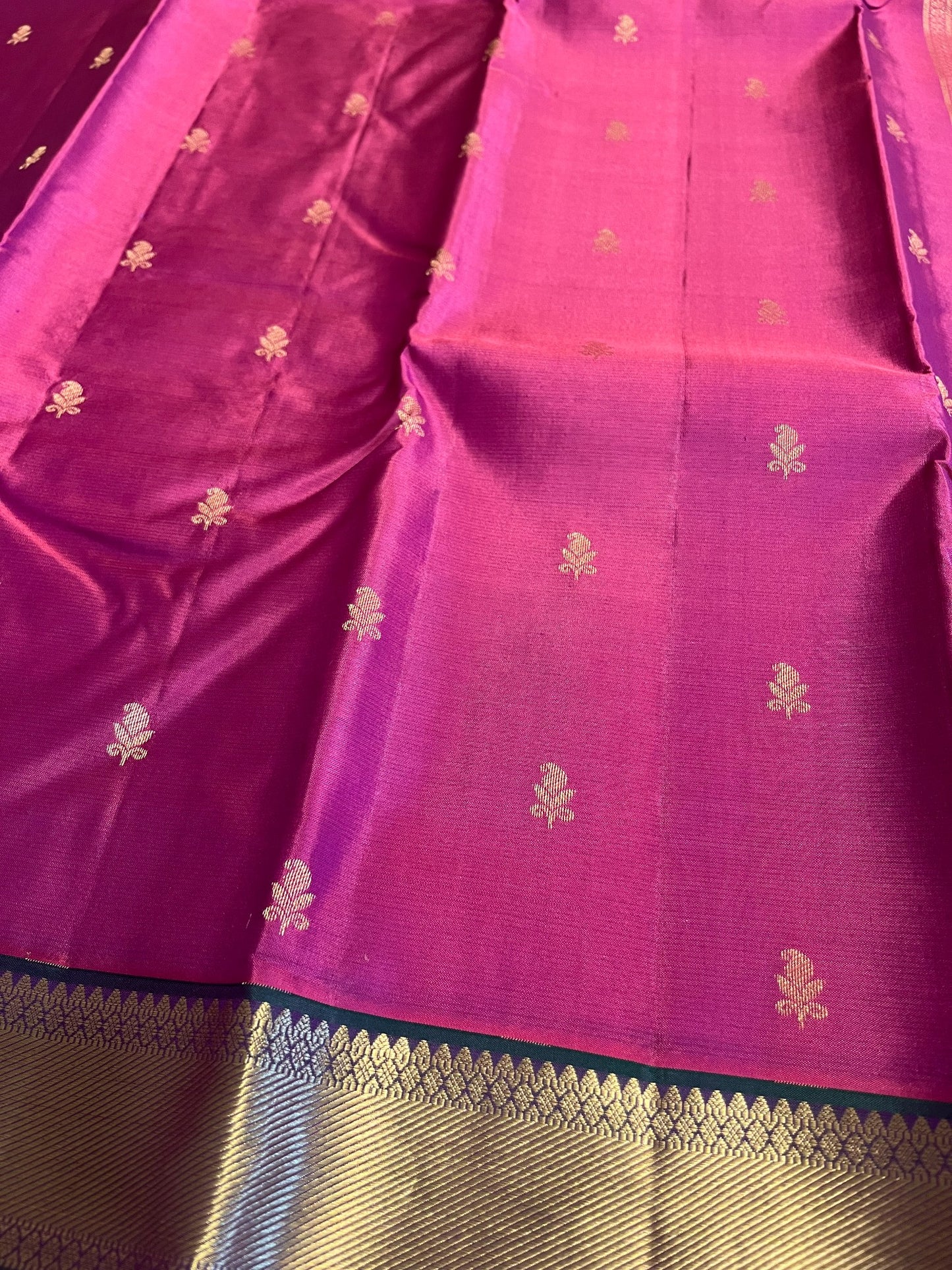 Southloom Pure Handloom Bridal Kanchipuram Silk Saree with Korvai Work (Magenta & Green)