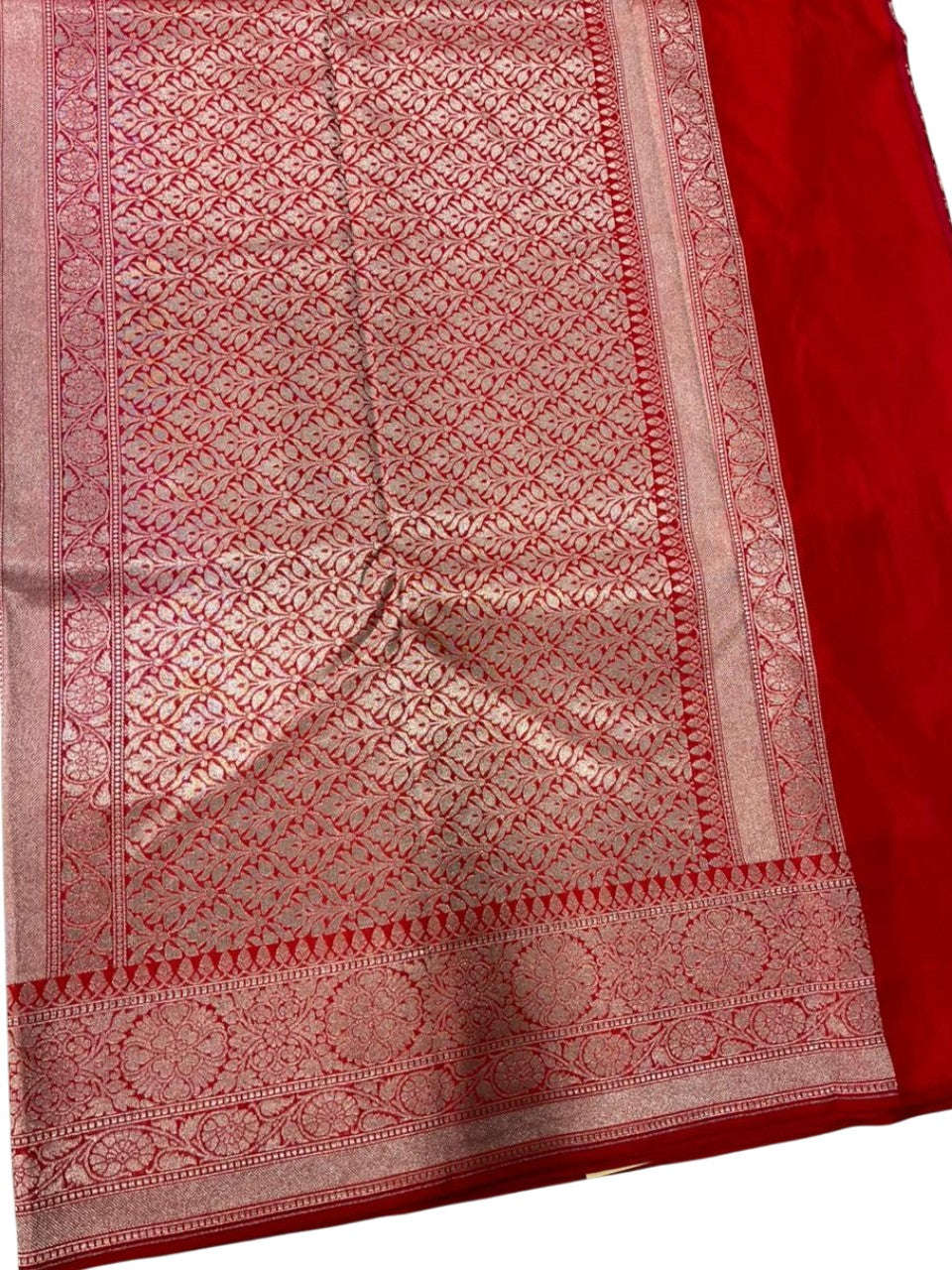 Southloom Pure Banarasi Silk Saree with Woven Work on Body and Borders (Pink And Red)