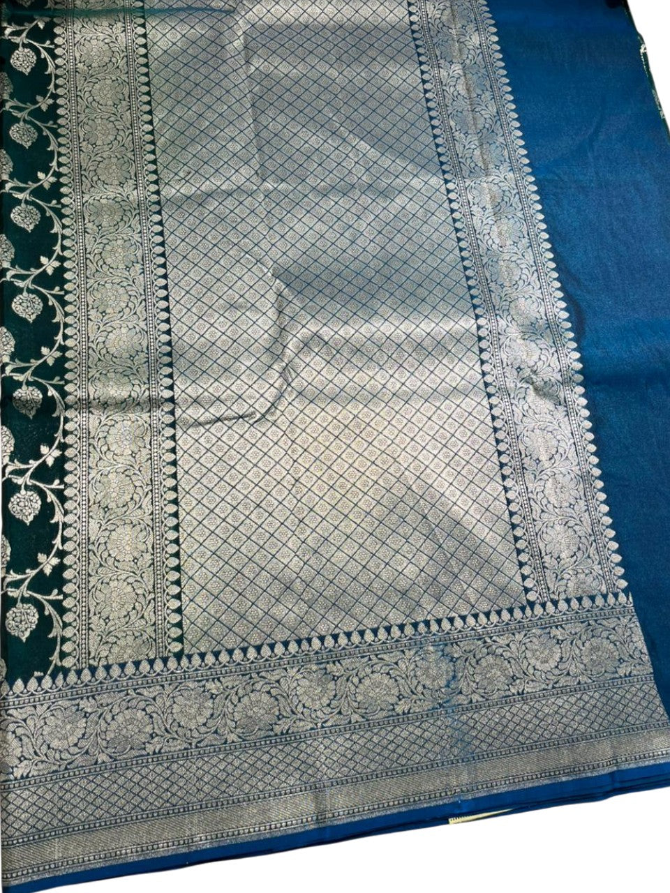 Southloom Pure Banarasi Silk Saree with Woven Work on Body and Borders ( Green And Blue)