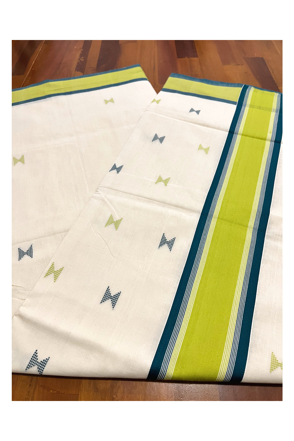 Southloom Premium Unakkupaavu Handloom Kerala Cotton Saree with Green Butta Works on Body