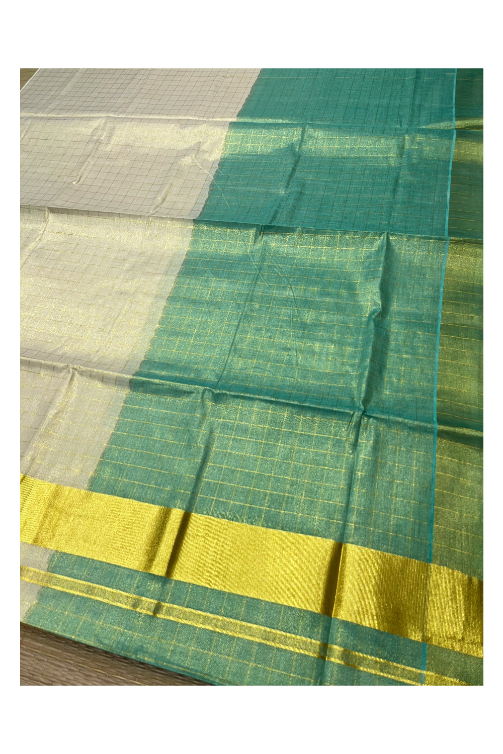 Southloom Tie & Dye - Half & Half Green Design Saree with Kasavu Checks Across Body