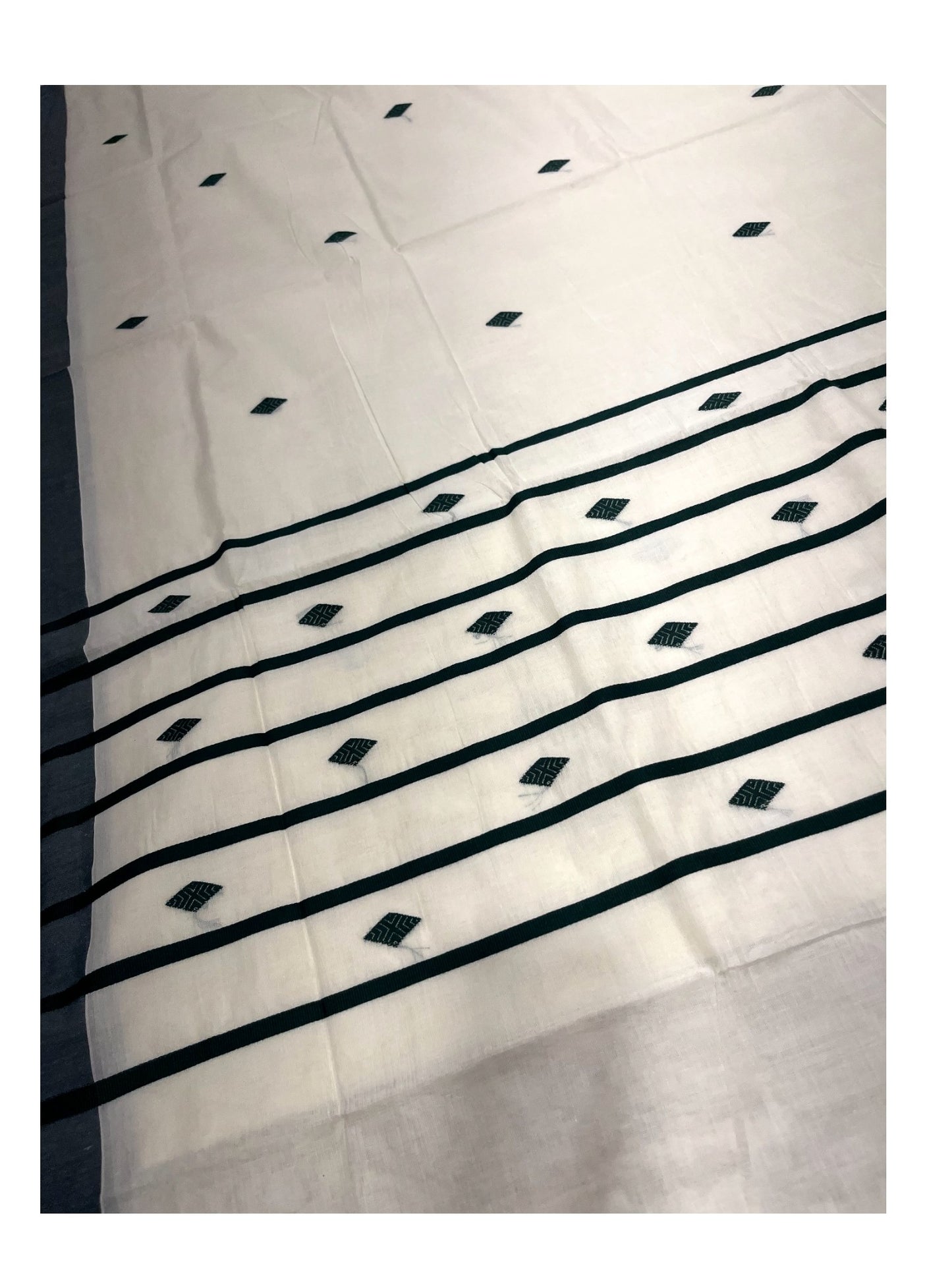 Southloom Kerala Pure Cotton Saree with Green Butta Embroidery Works on Body