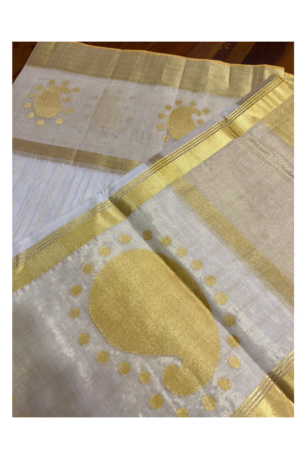 Southloom Super Premium Balaramapuram Unakkupaavu Handloom Saree with Kasavu Lines on Body and Paisley Woven Designs