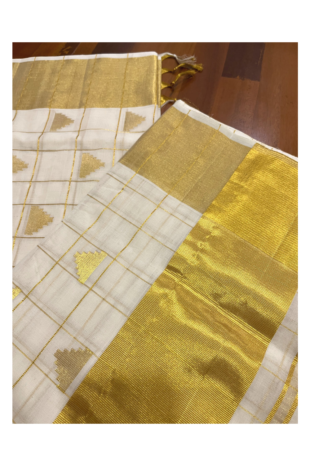 Southloom Premium Handloom Cotton Check Saree Temple Work Across Body