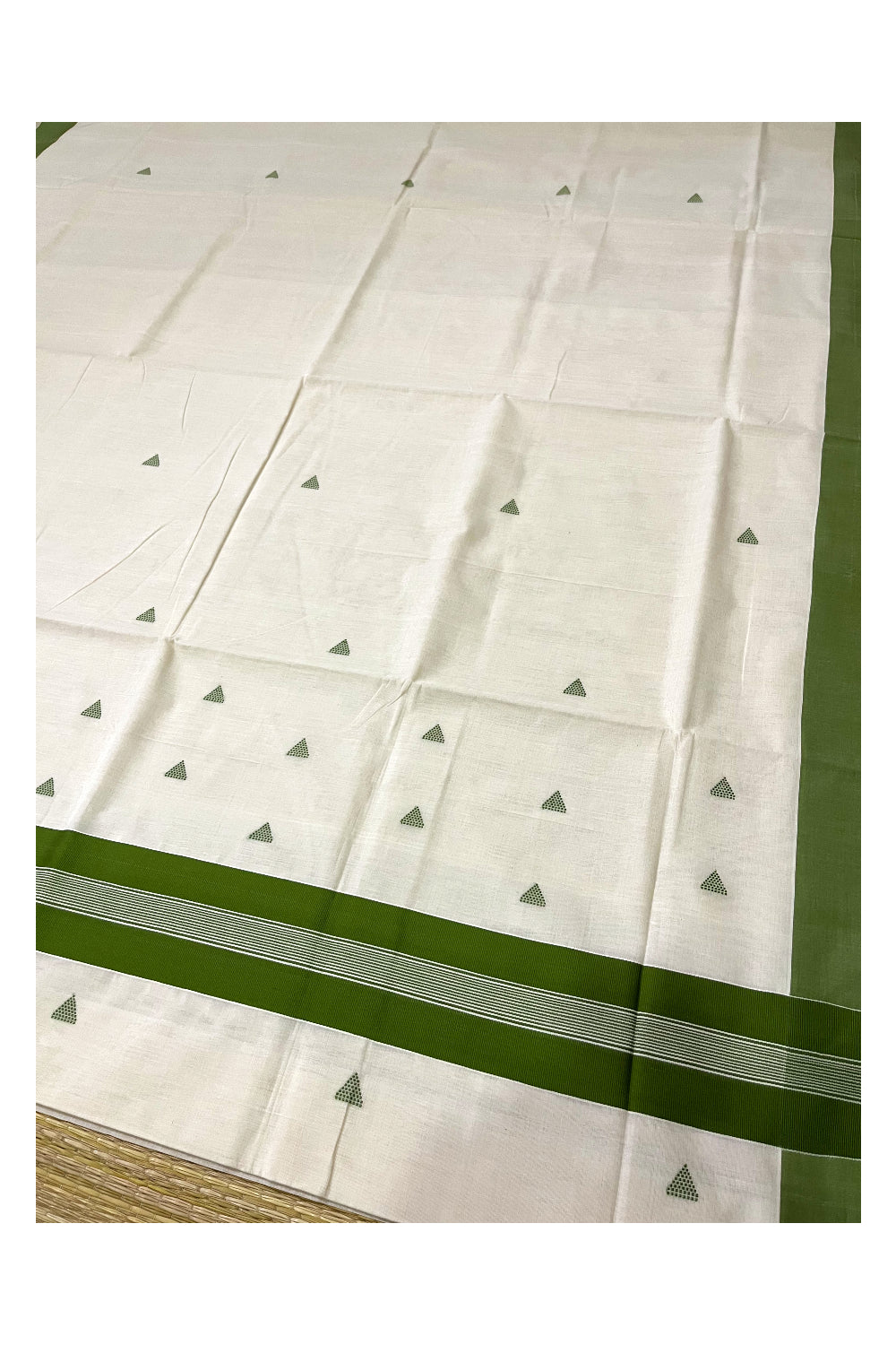 Southloom Premium Unakkupaavu Handloom Cotton Green Butta Work Saree