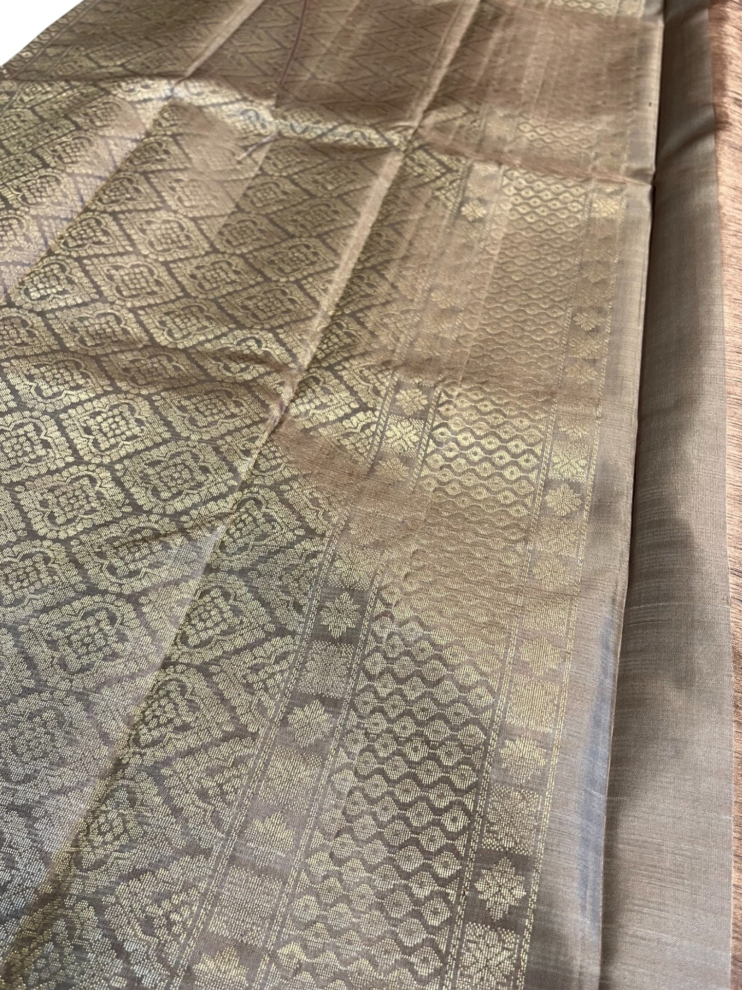 Southloom Pure Handloom Bridal Kanchipuram Silk Saree with Korvai Work (Green & Grey)