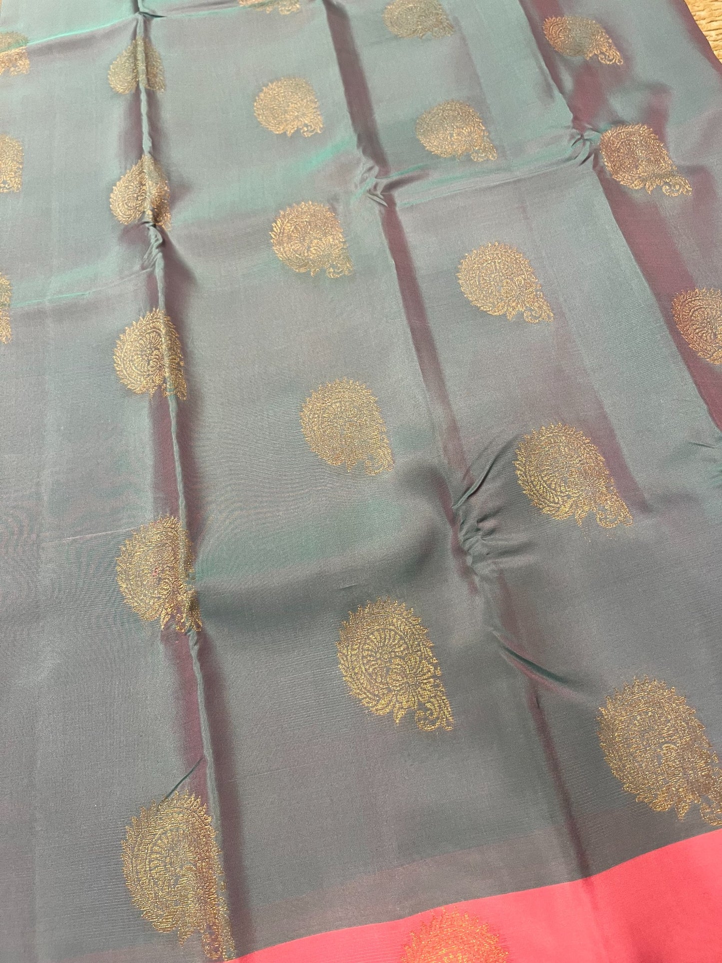 Southloom Pure Handloom Kanchipuram Silk Saree with Butta Work (Grey & Pink)
