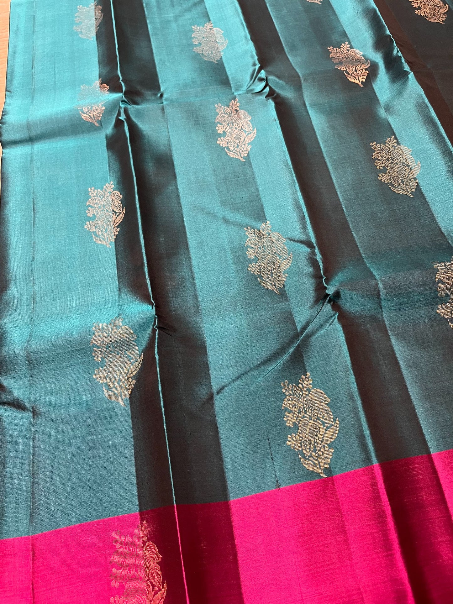 Southloom Pure Handloom Kanchipuram Silk Saree with Butta Work (Blue & Magenta)
