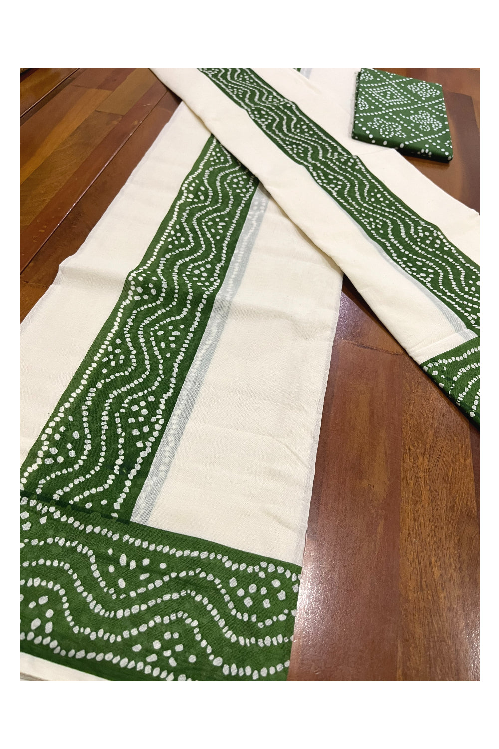 Kerala Cotton Set Mundu (Mundum Neriyathum) with Green Block Prints and Seperate Blouse Piece (Onam Set Mundu 2023)