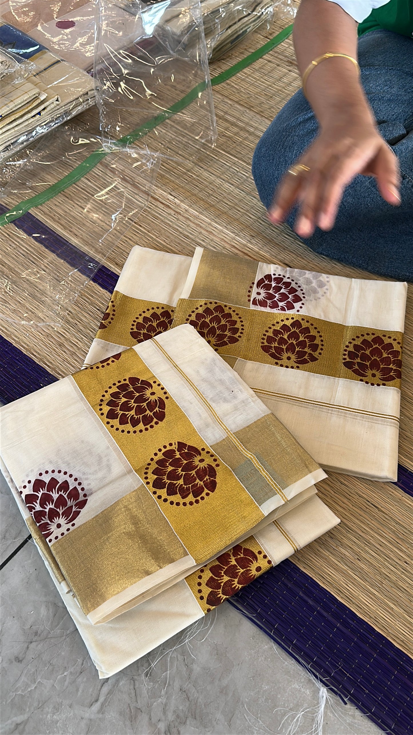 Single Set Mundu with Print on Kasavu (SL106)