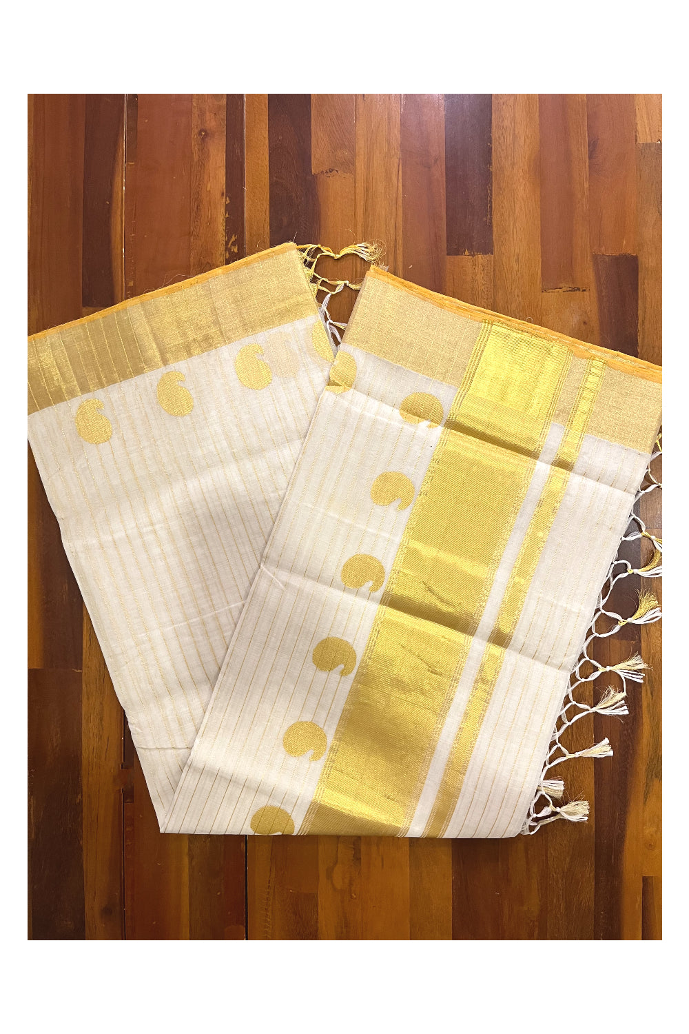 Southloom Super Premium Balaramapuram Unakkupaavu Handloom Saree with Kasavu Lines Across Body and Paisley Designs on Border