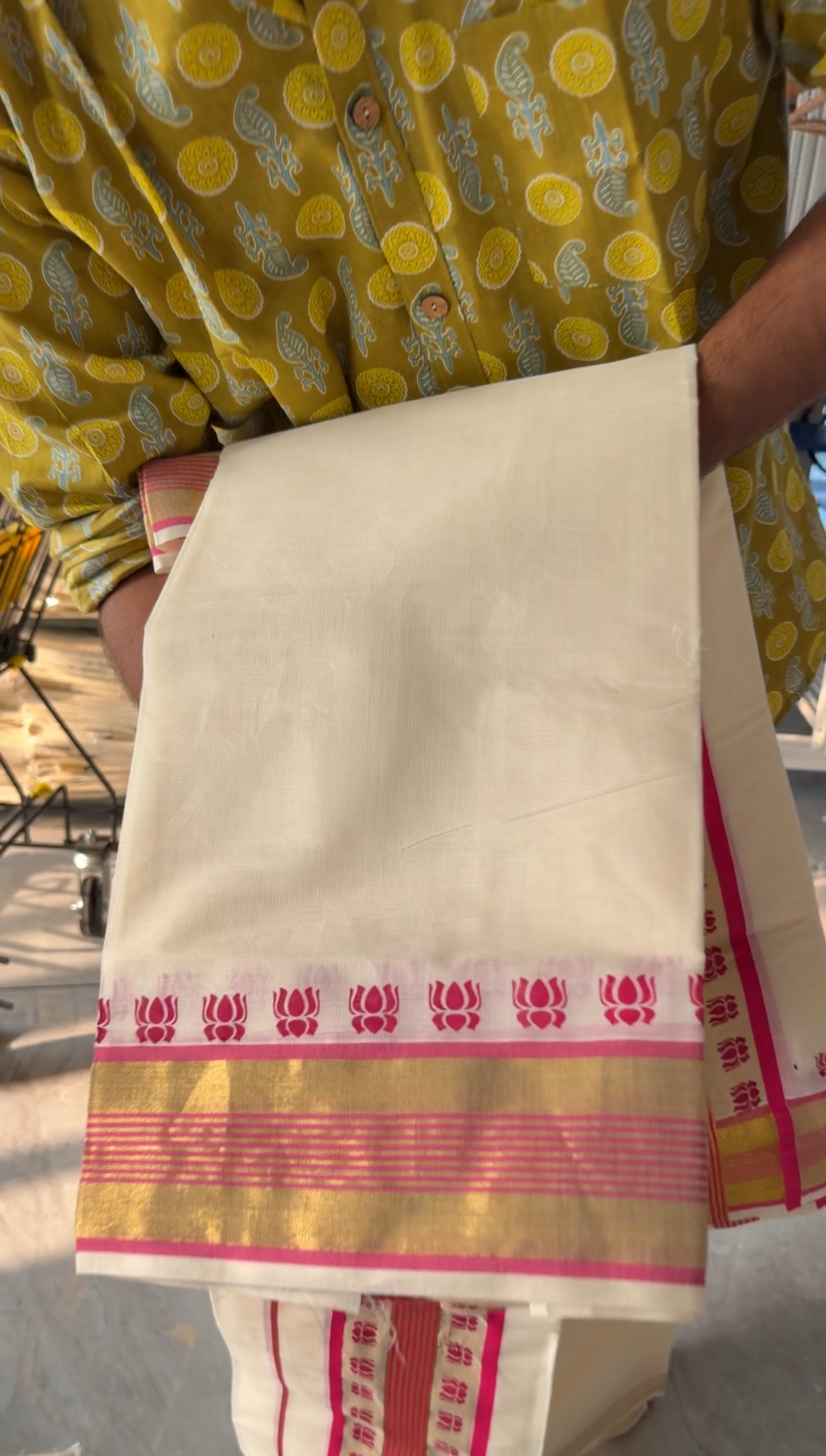 Kerala Cotton Pink Lotus Set Mundu SL210