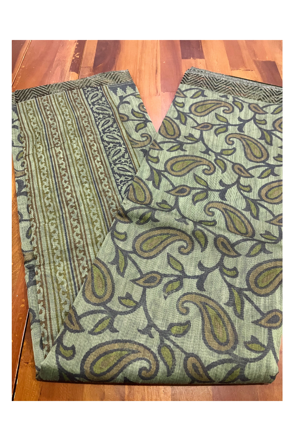 Southloom Cotton Saree with Green Paisley Woven Patterns