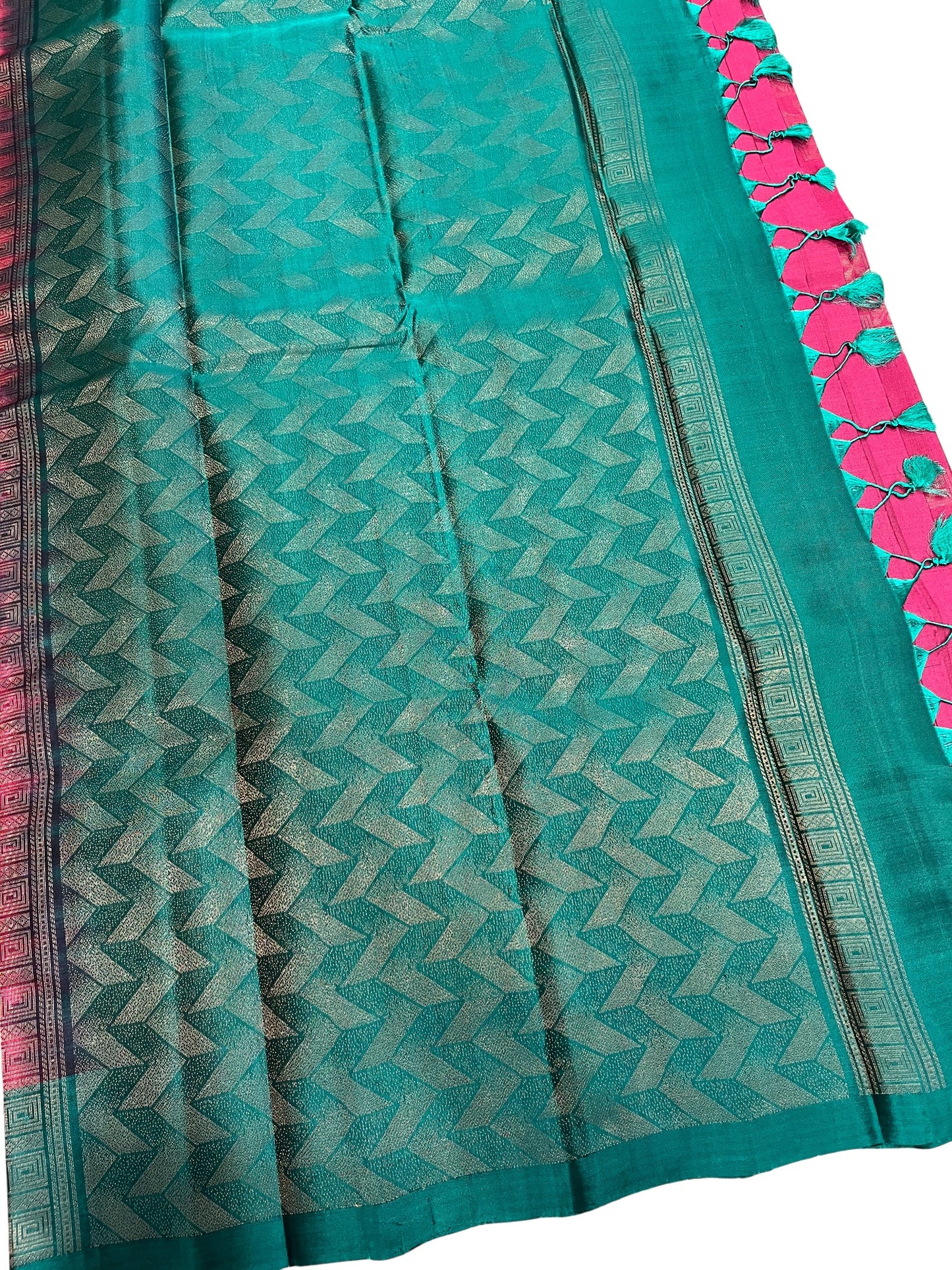 Southloom Pure Handloom Kanchipuram Silk Saree with Butta Work (Magenta & Green)