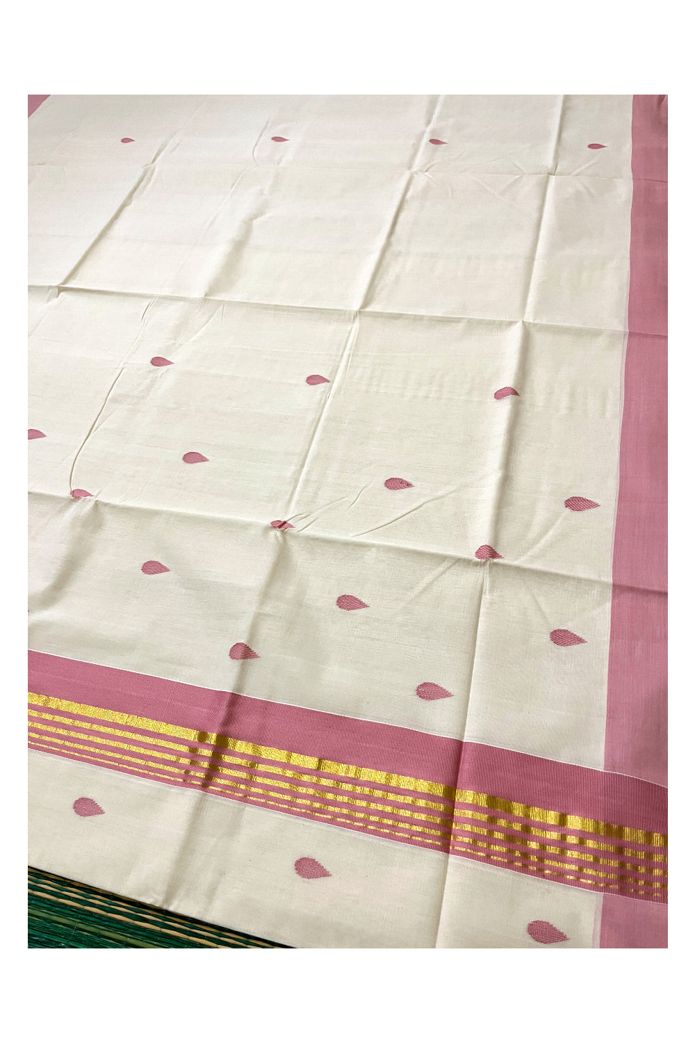 Southloom Balaramapuram Unakkupaavu Handloom Kasavu Saree with Pink Border and Butta Works on Body