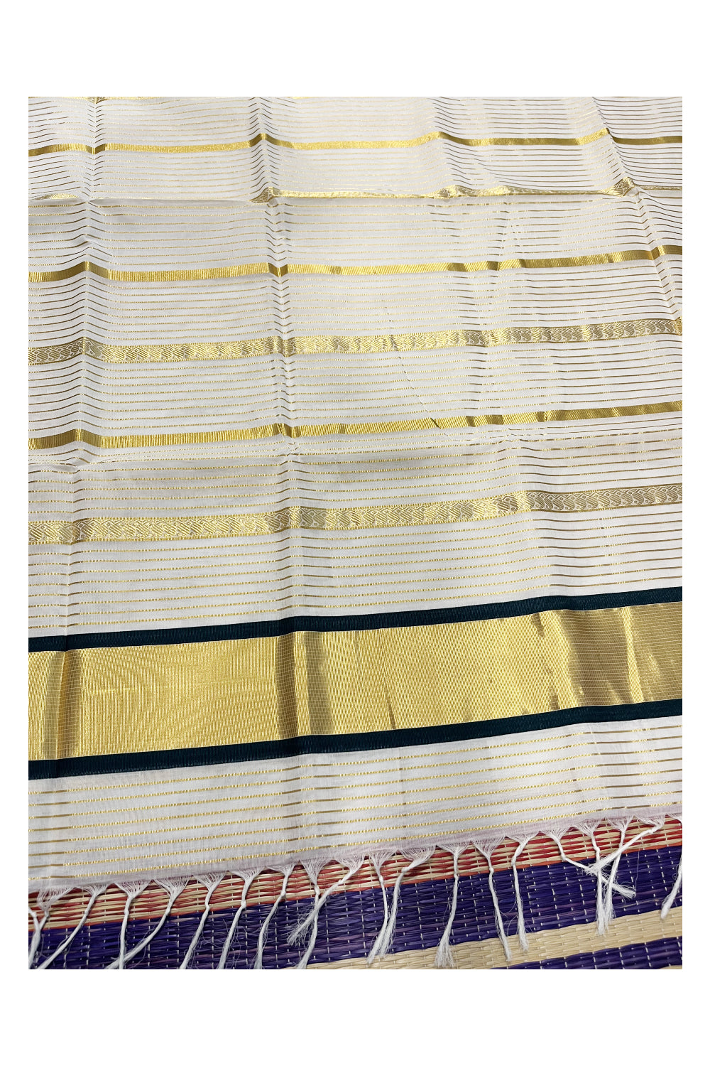 Southloom™ Premium Handloom Cotton Lines Saree with Kasavu and Green Border