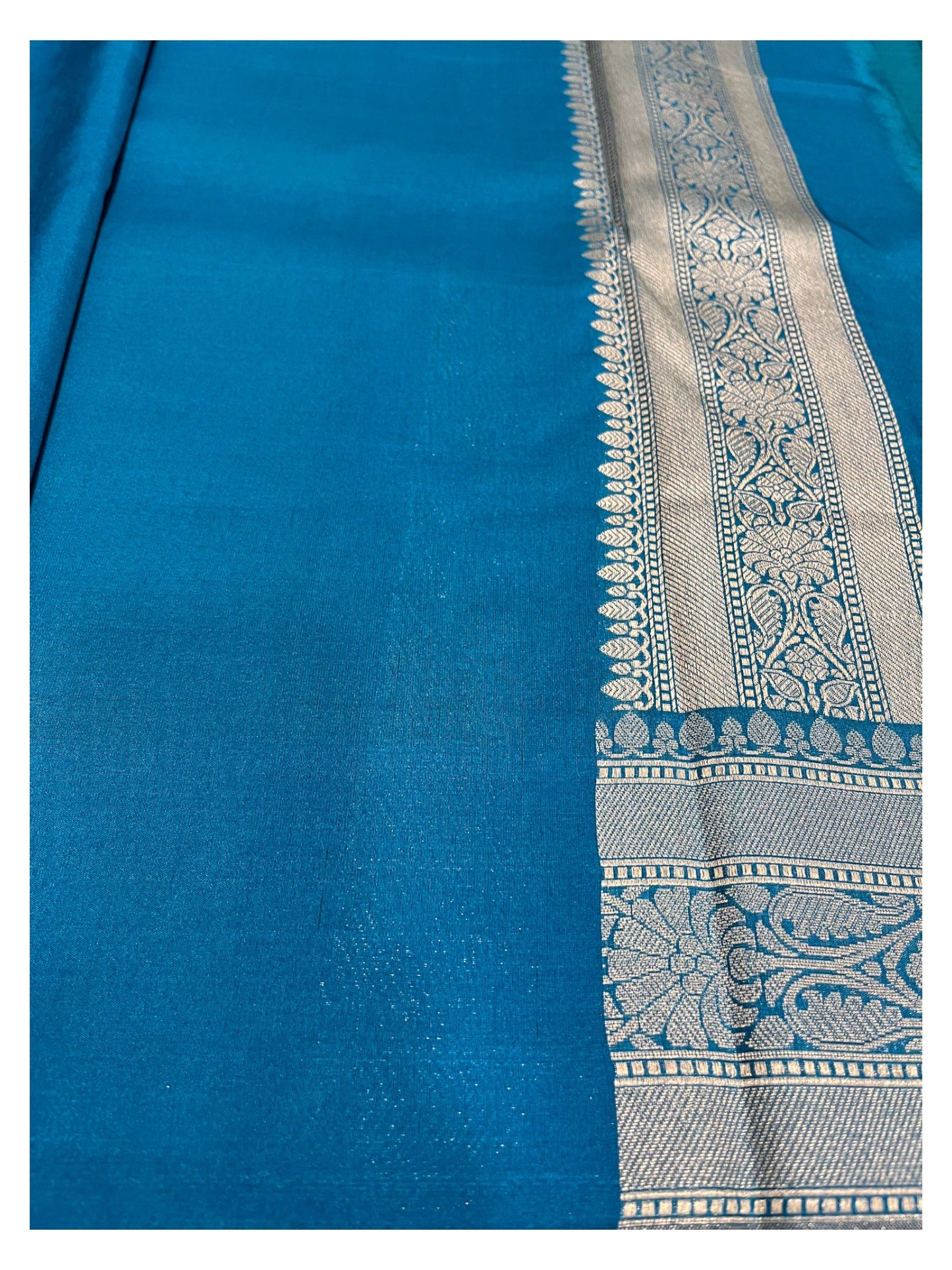 Southloom  Banarasi Silk Saree with Woven Work on Body and Borders