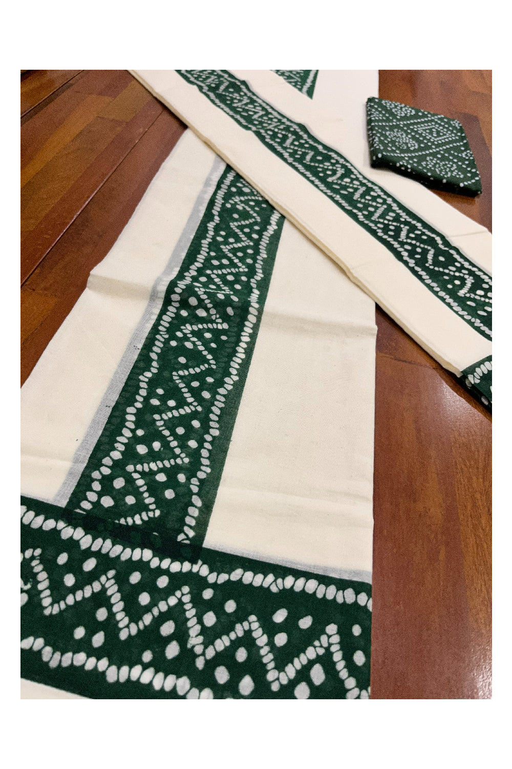 Kerala Cotton Set Mundu (Mundum Neriyathum) with Green Block Prints and Seperate Blouse Piece (Onam Set Mundu 2023)