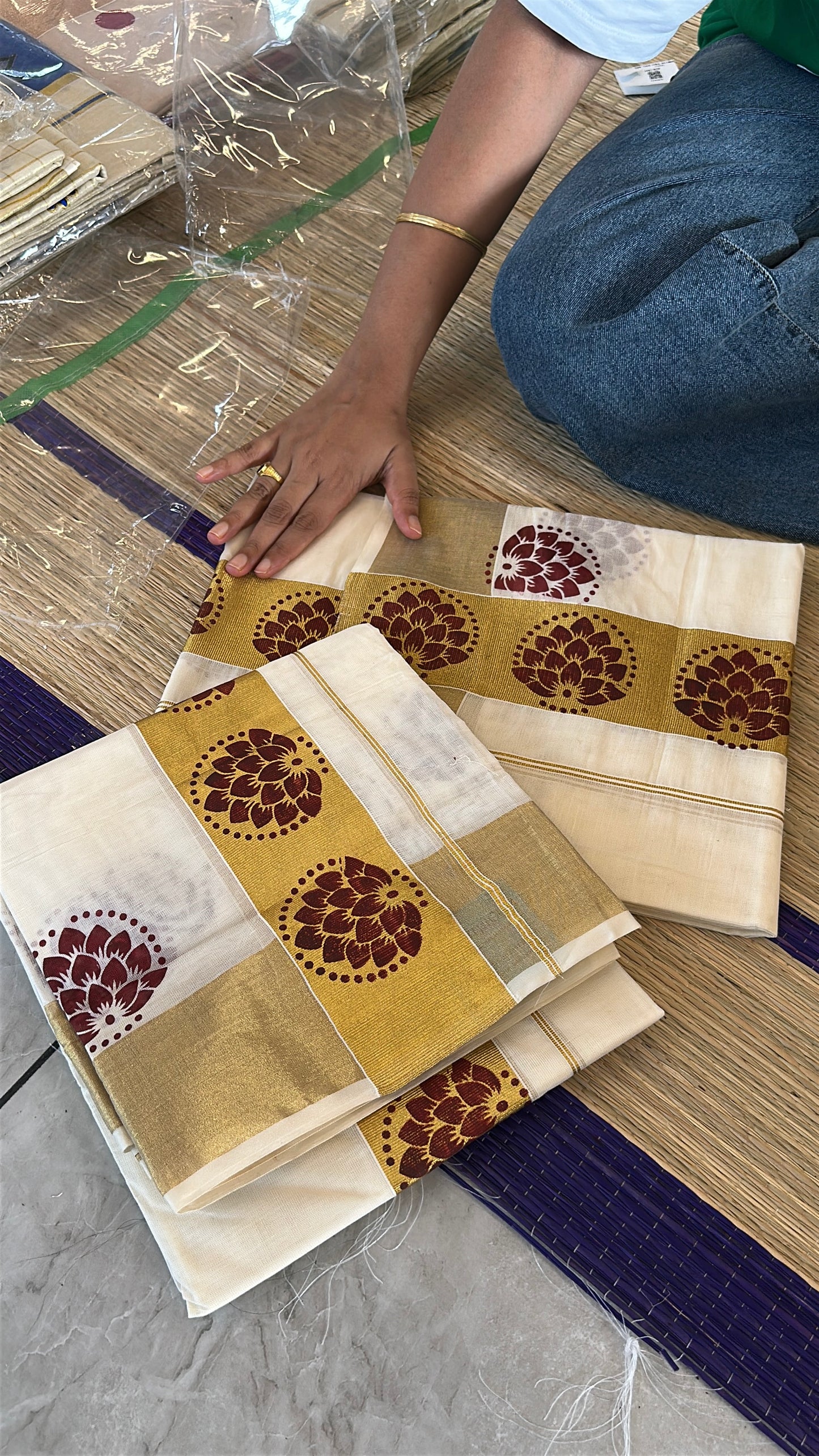 Single Set Mundu with Print on Kasavu (SL106)