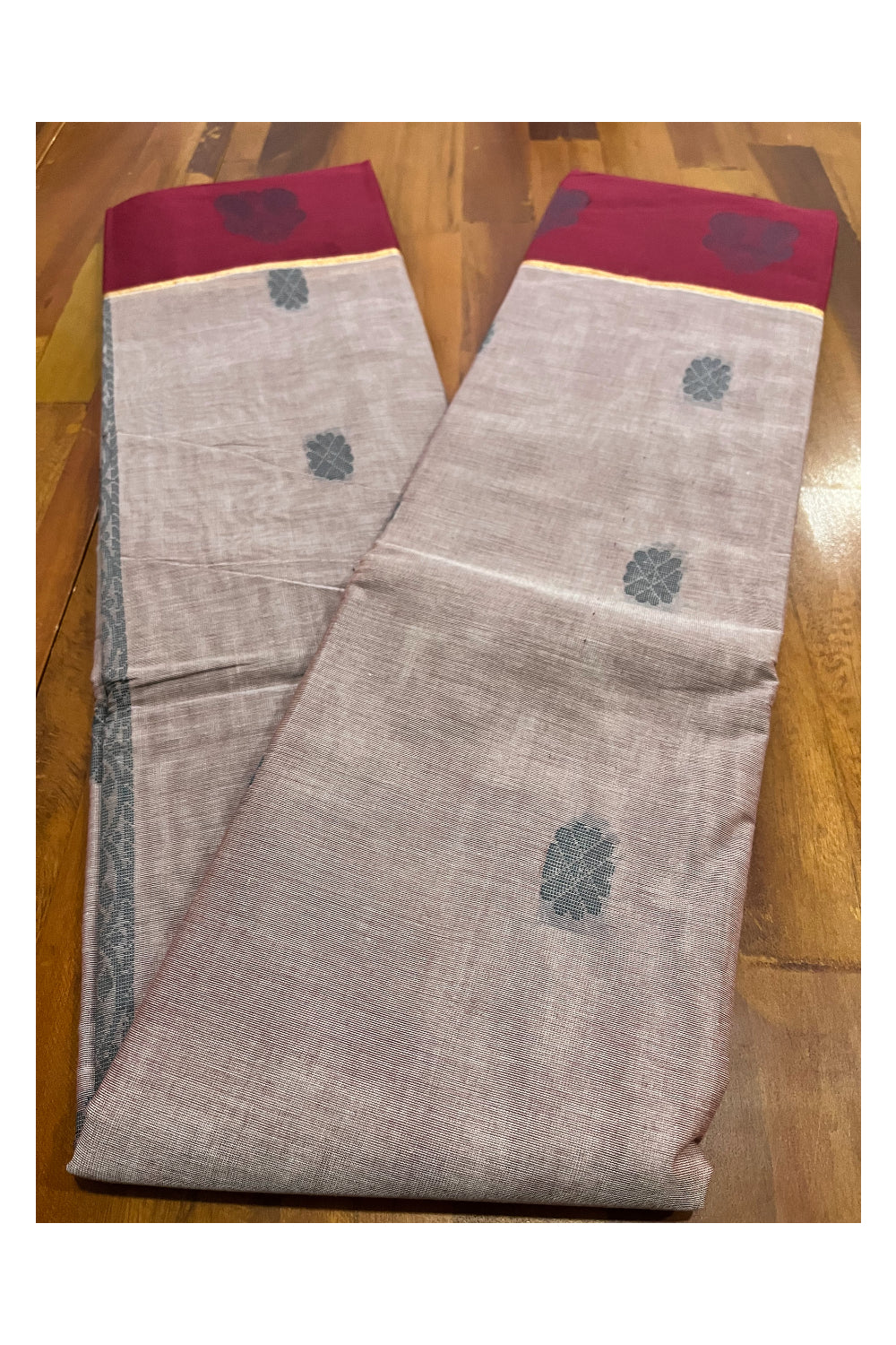 Southloom Cotton Grey Saree with Woven Butta Works on Body and Pallu